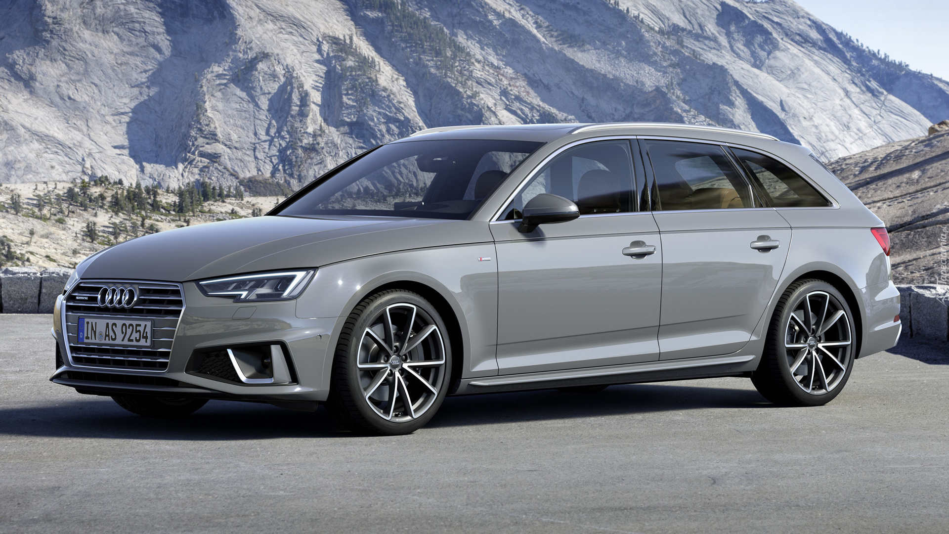 Audi A4 Avant S, 2018