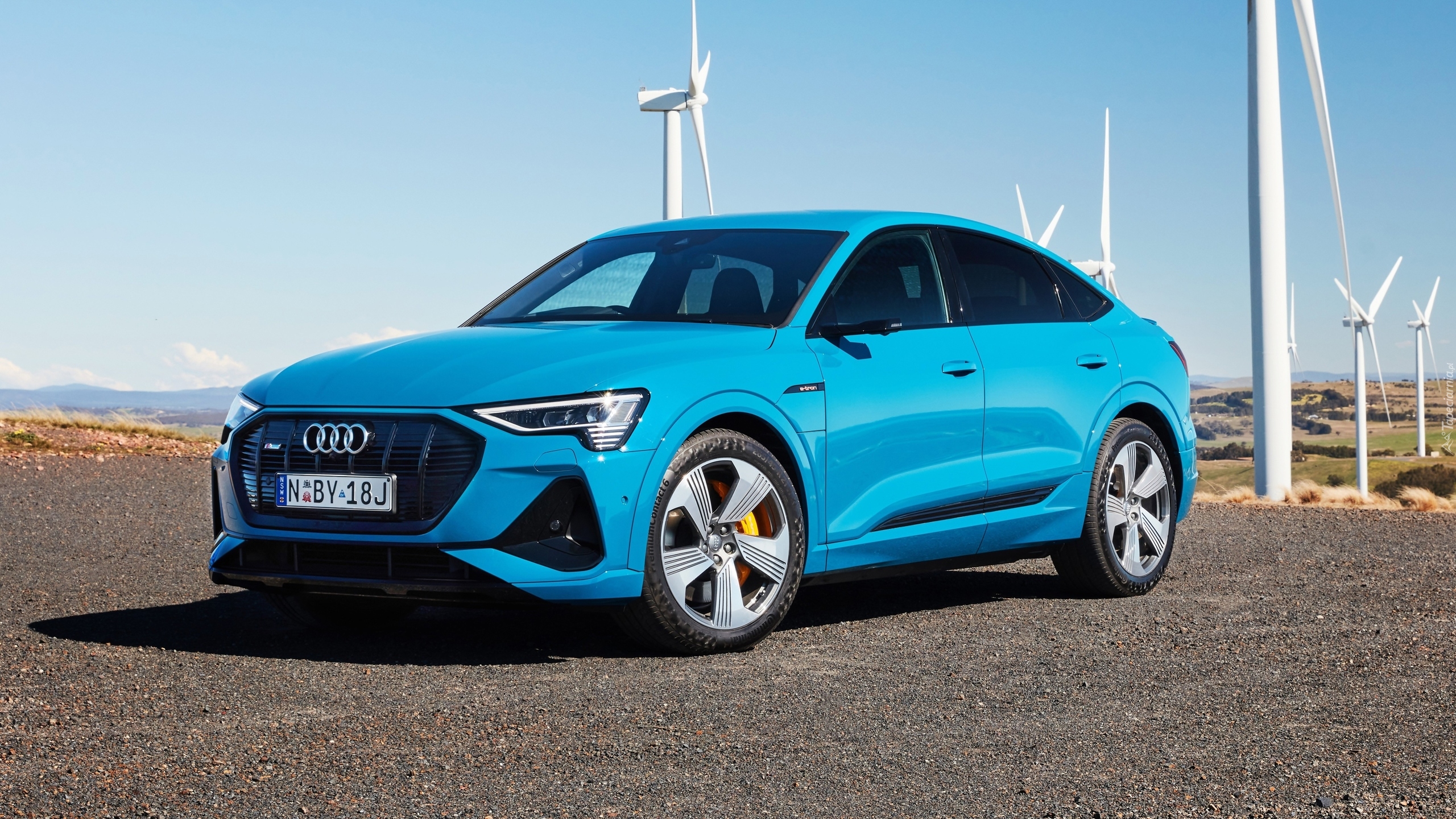 Niebieskie, Audi e-Tron 55 Sportback