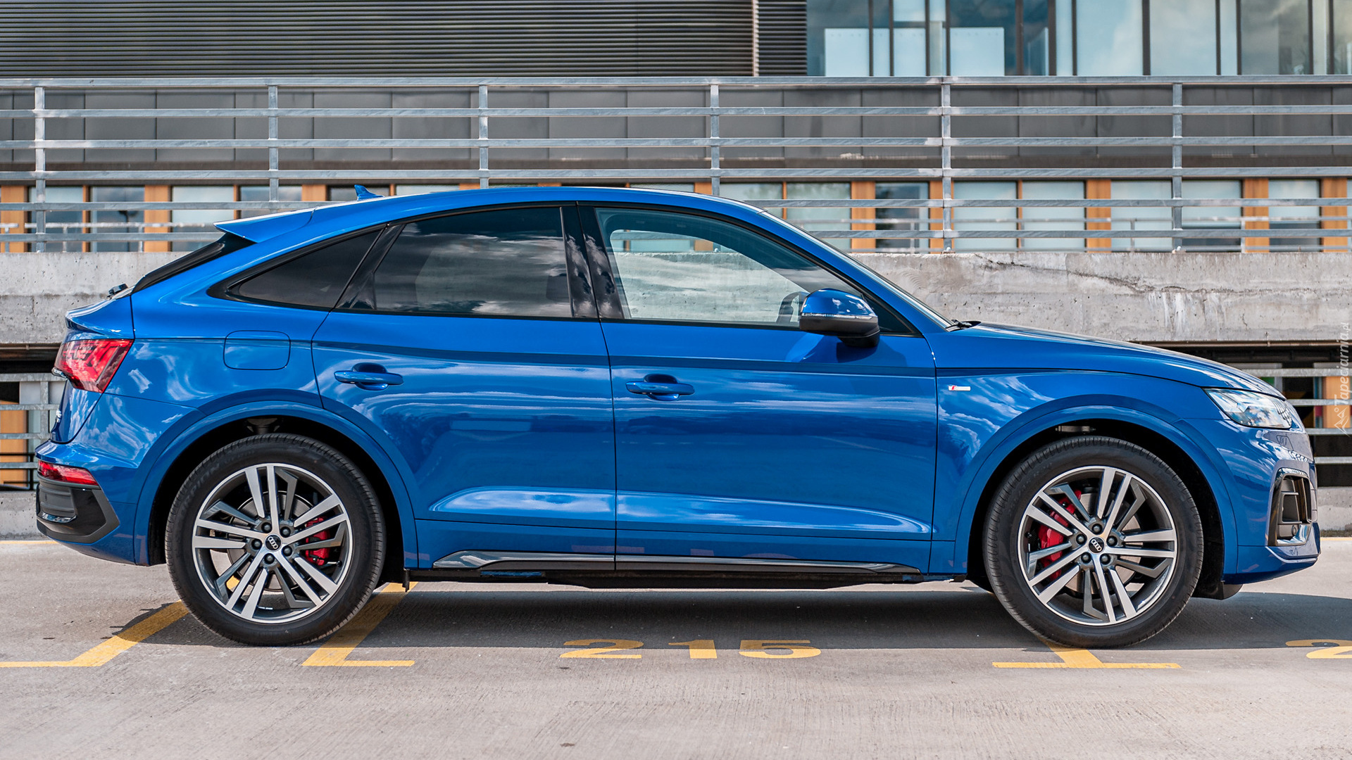 Audi Q5 Sportback, Bok