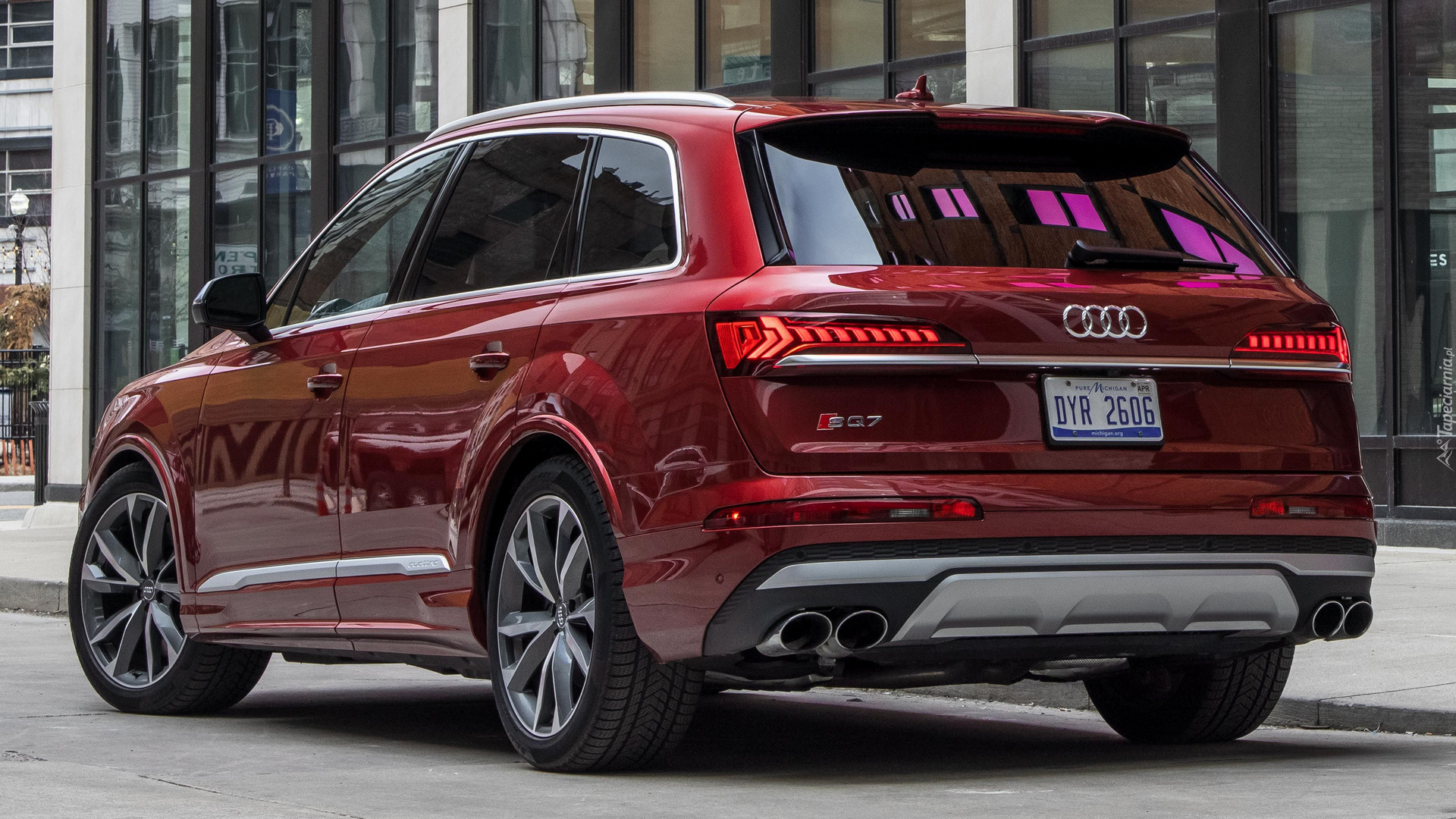 Czerwone, Audi SQ7