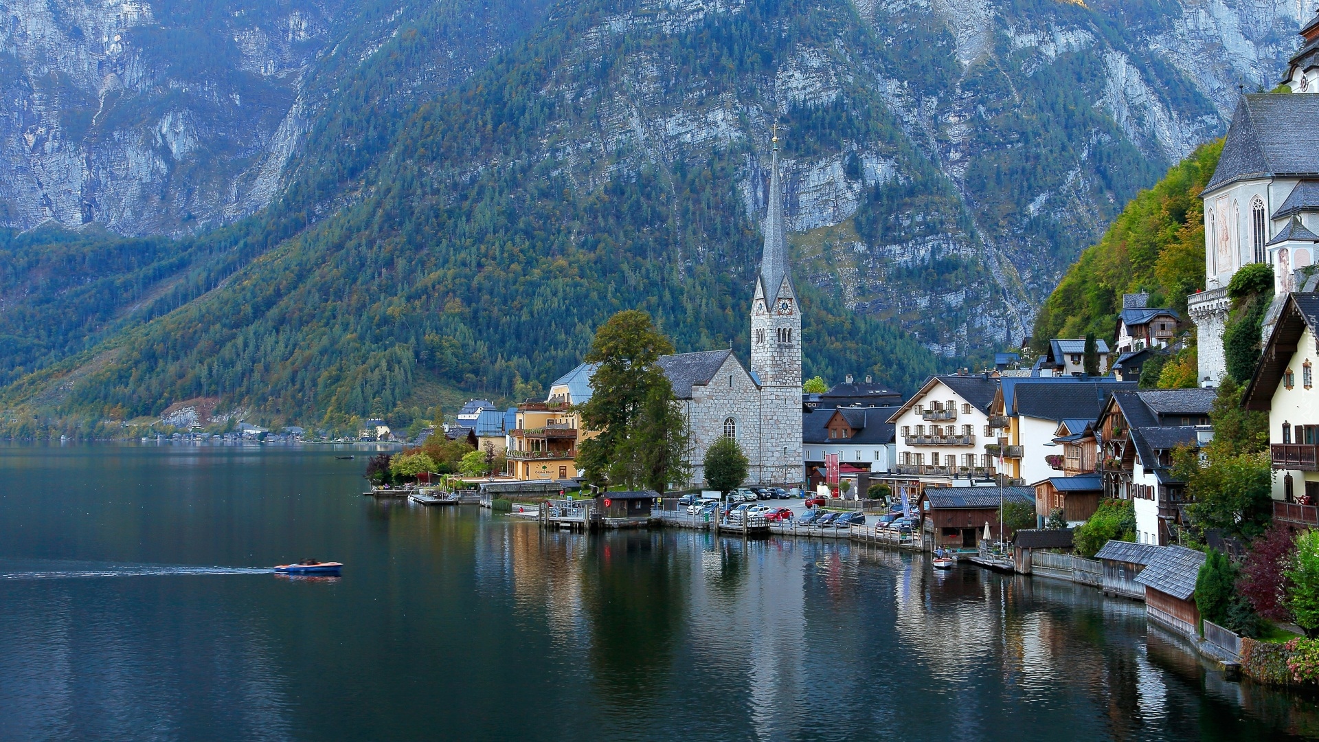 Austria, Hallstatt, Miasteczko, Domy, Kościół, Góry, Lasy, Drzewa, Jezioro Hallstattersee