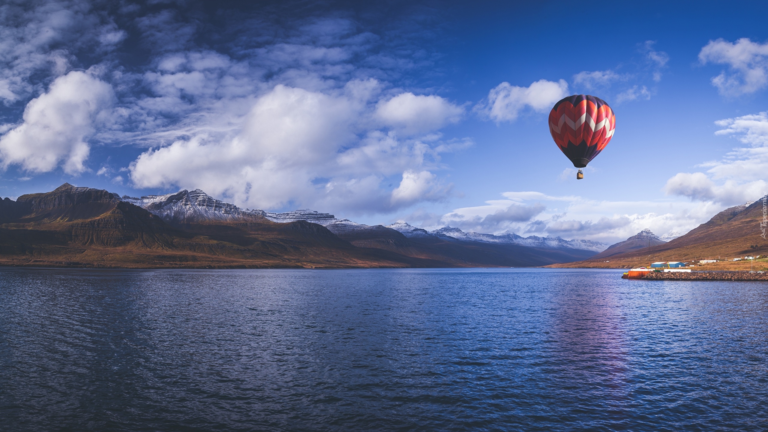 Islandia, Fiord, Reydarfjordur, Morze, Góry, Balon, Domy