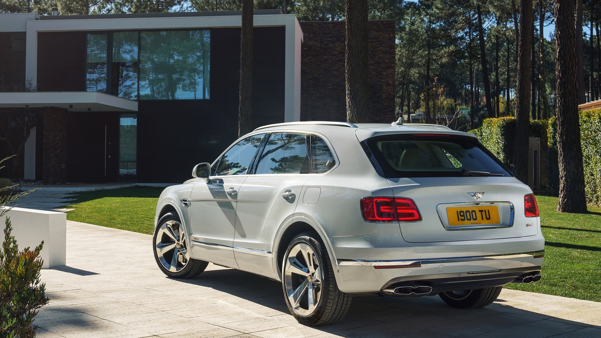 Bentley Bentayga Hybrid, Tył