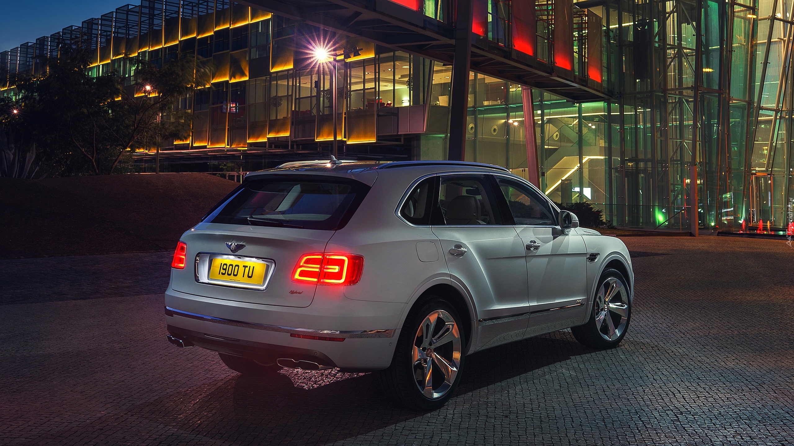 Bentley Bentayga Hybrid