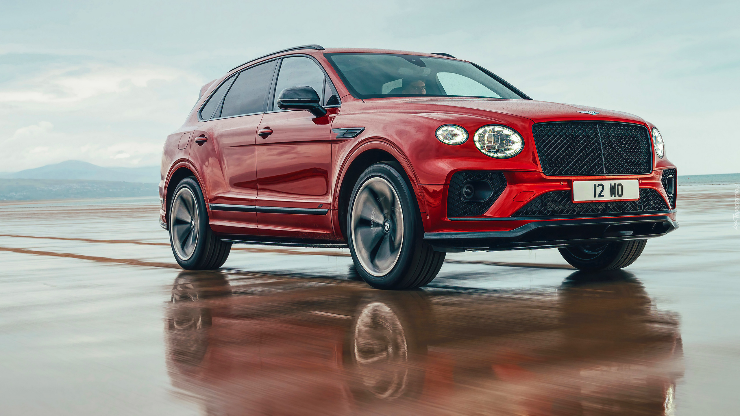 Bentley Bentayga S, Czerwony