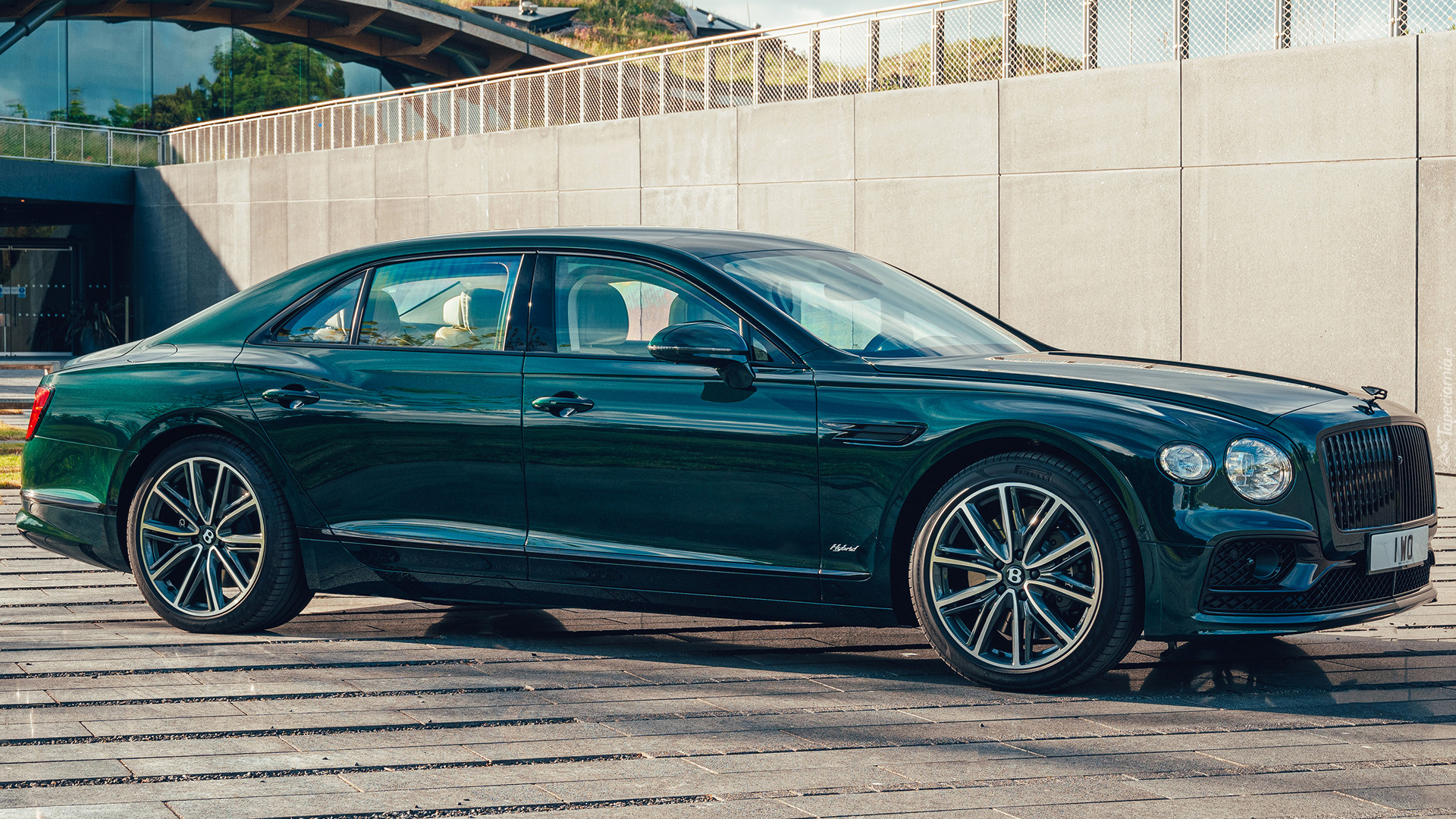 Bentley Flying Spur Hybrid