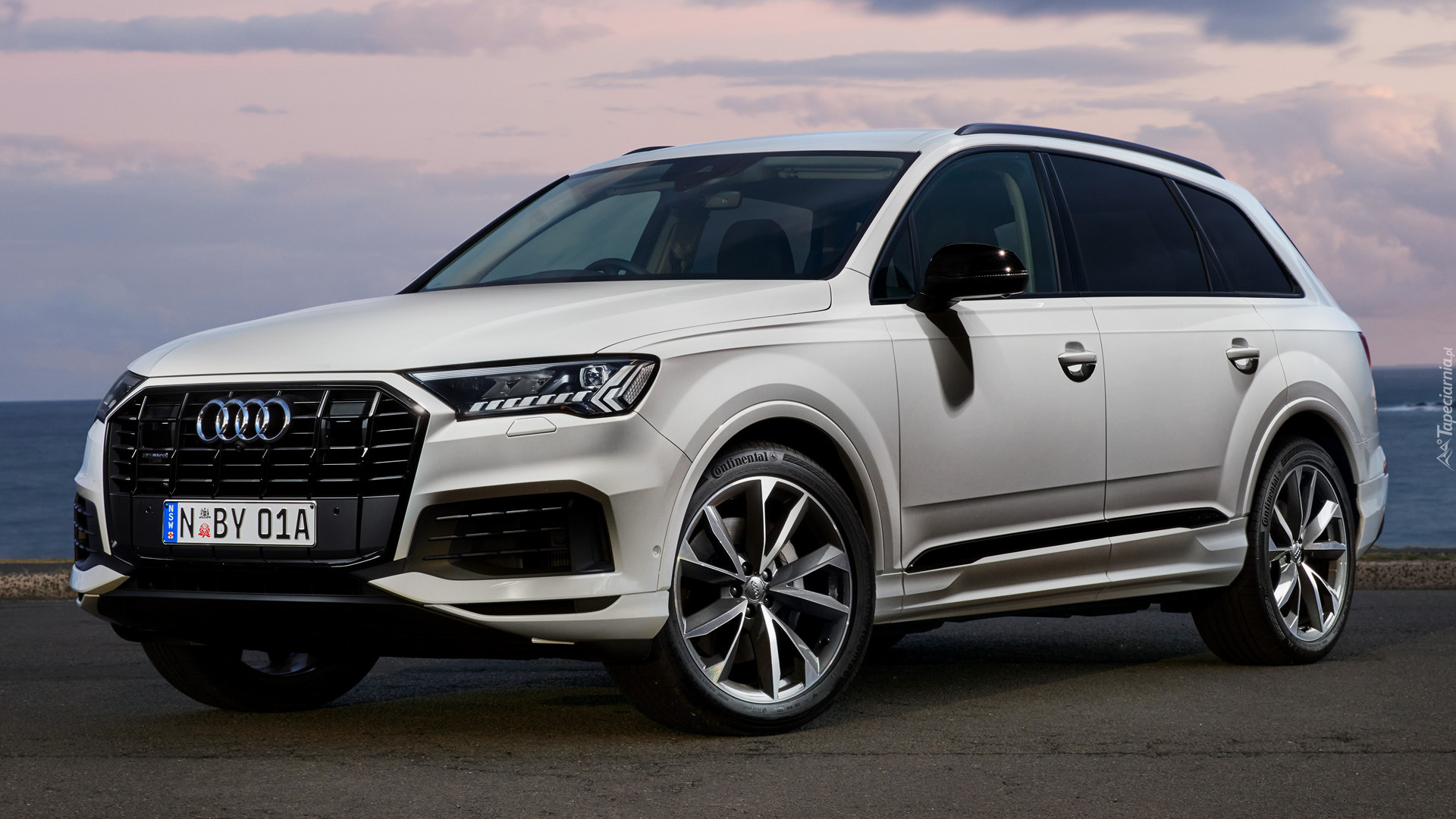 Białe, Audi Q7