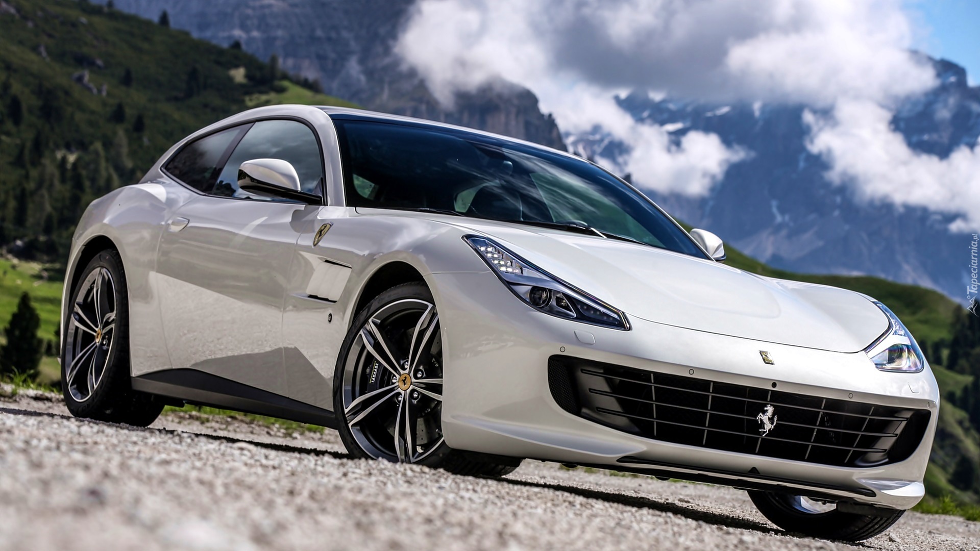 Białe, Ferrari GTC4 Lusso