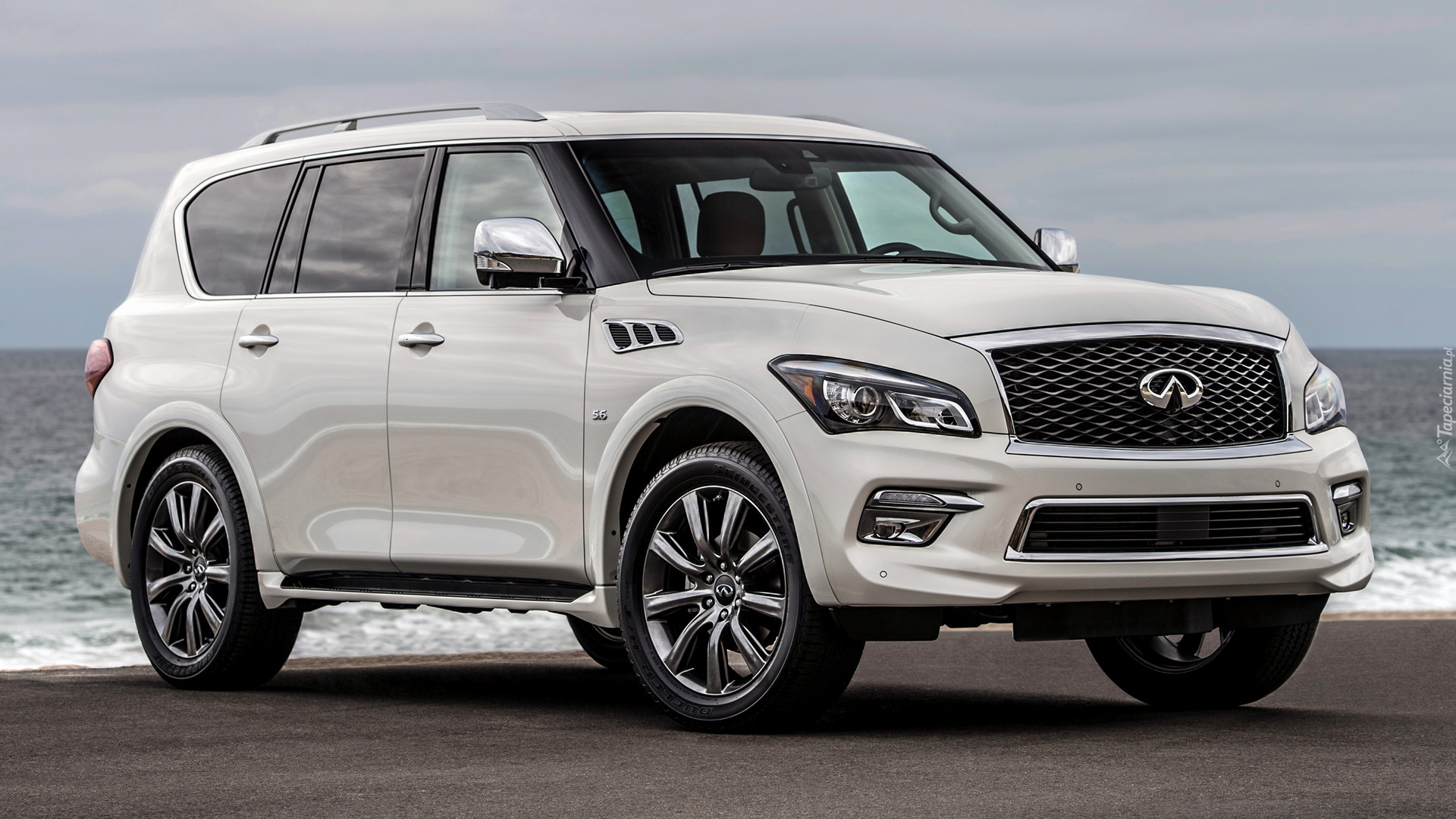 Białe, Infiniti QX80