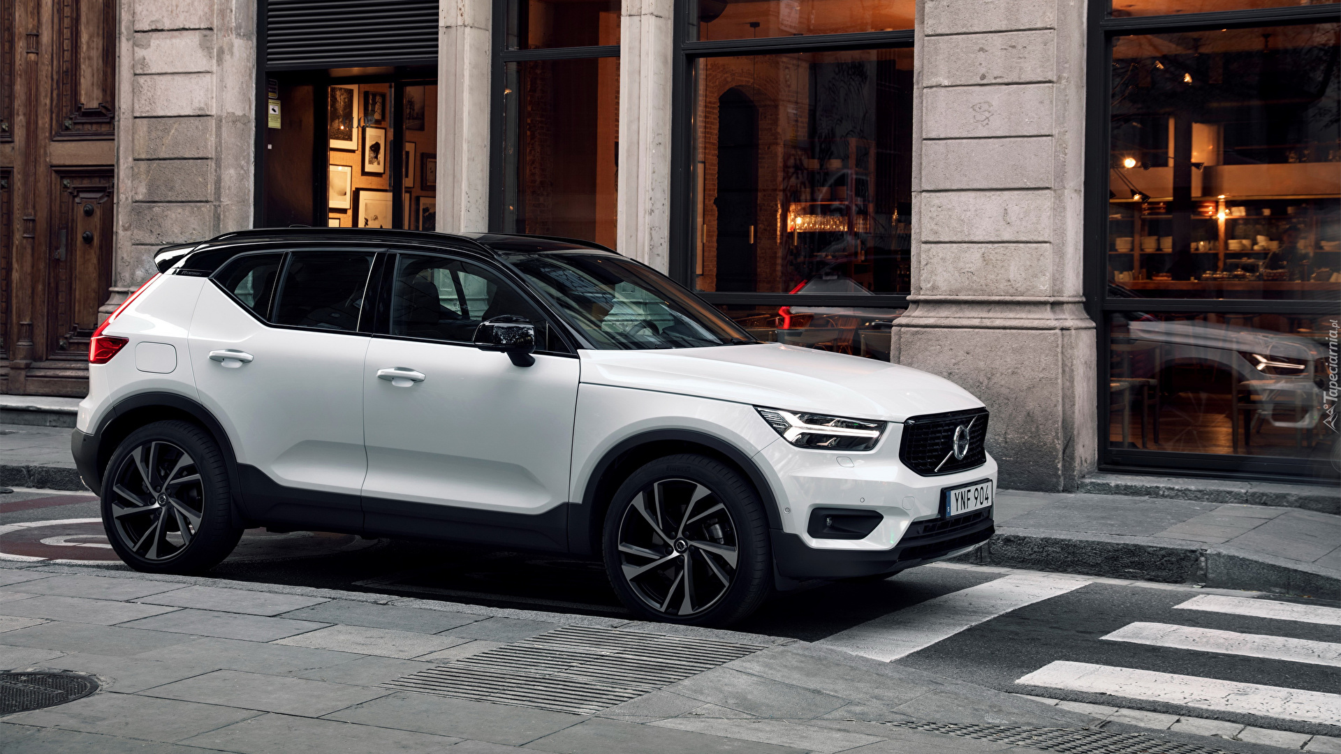 Białe, Volvo XC40