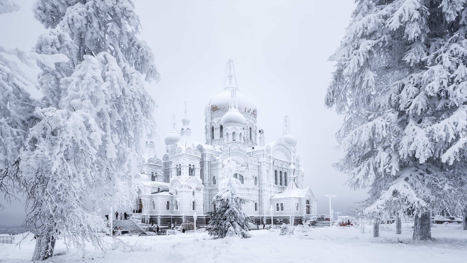 Cerkiew, Białogórski Monaster św Mikołaja, Zima, Śnieg, Drzewa, Biała Góra, Obwód permski, Rosja