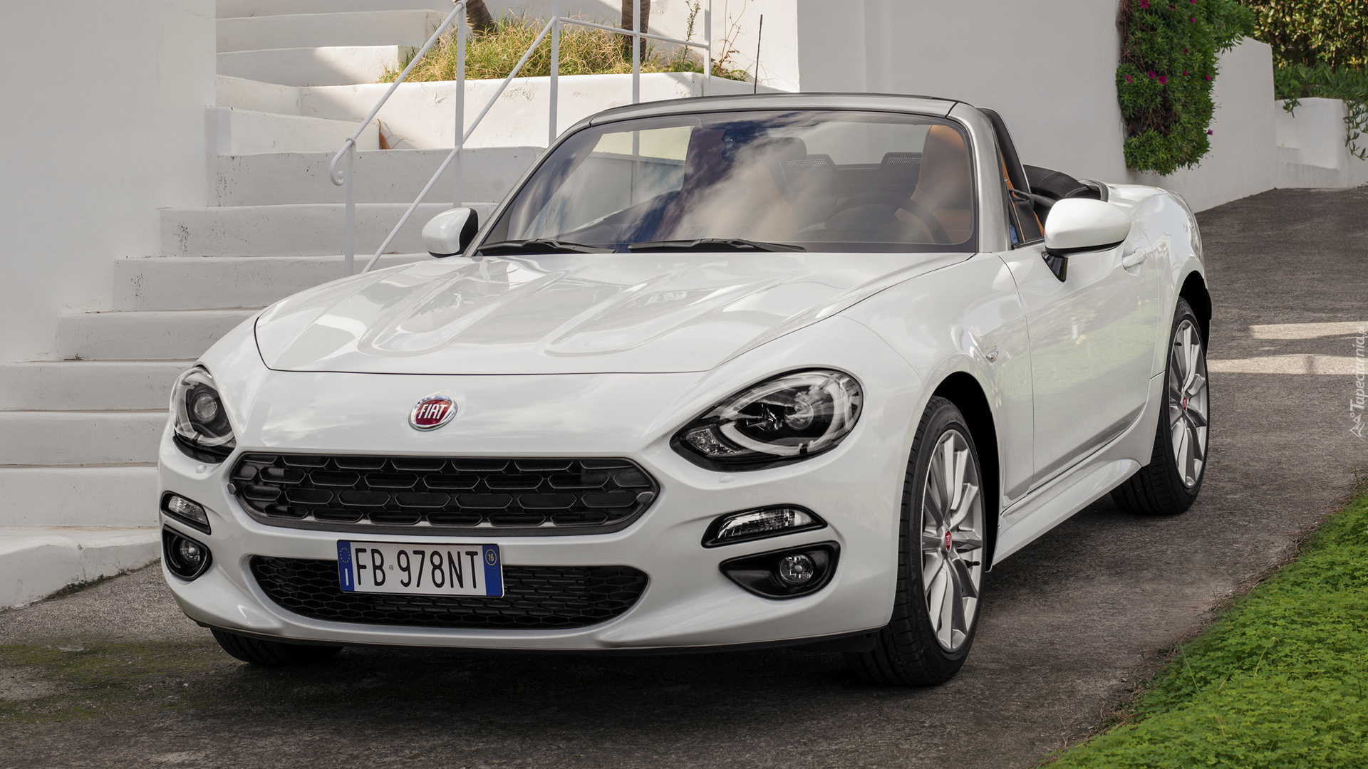 Biały, Fiat 124 Spider