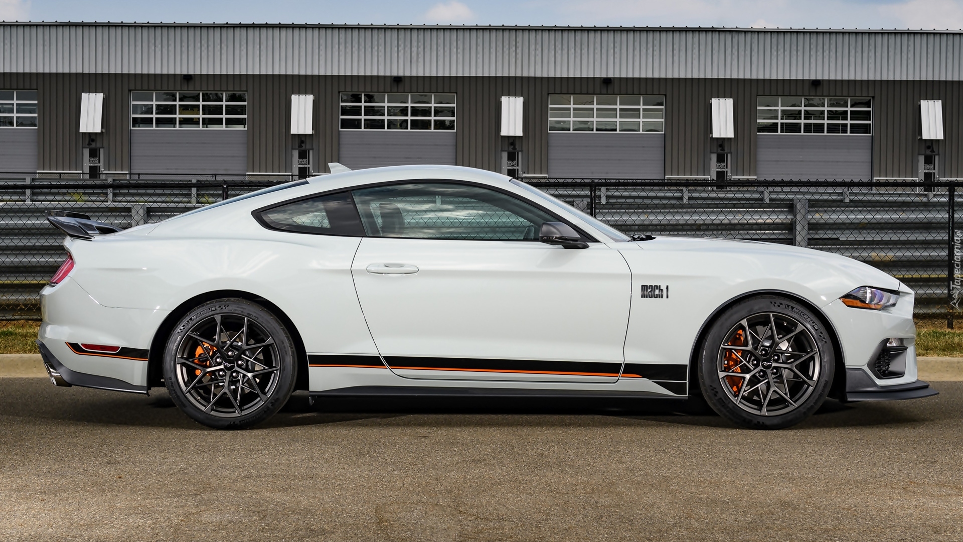 Biały, Ford Mustang Mach 1, 2021