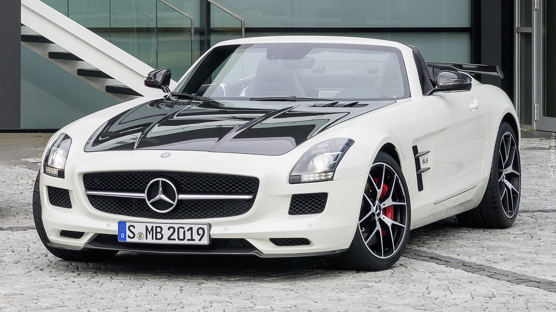 Biały, Mercedes-Benz SLS AMG GT