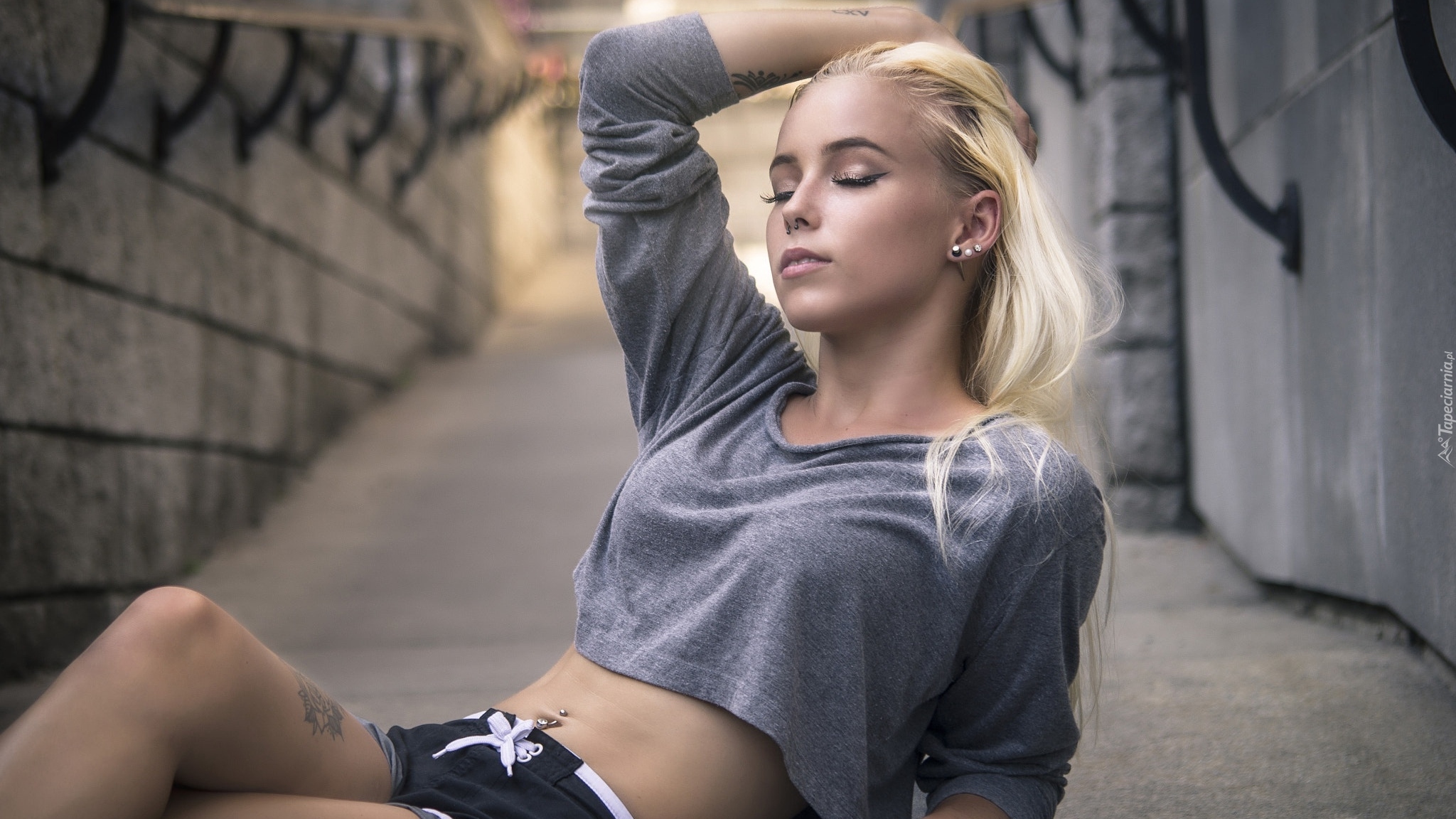 Kobieta, Blondynka, Kolczyki, Piercing