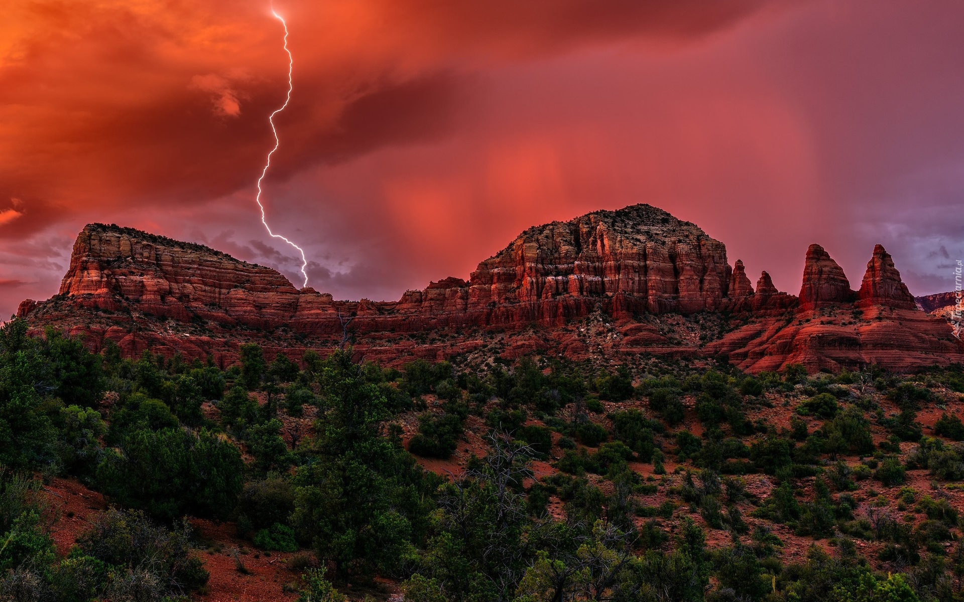 Stany Zjednoczone, Arizona, Sedona, Skały, Błyskawica, Piorun, Niebo, Czerwone