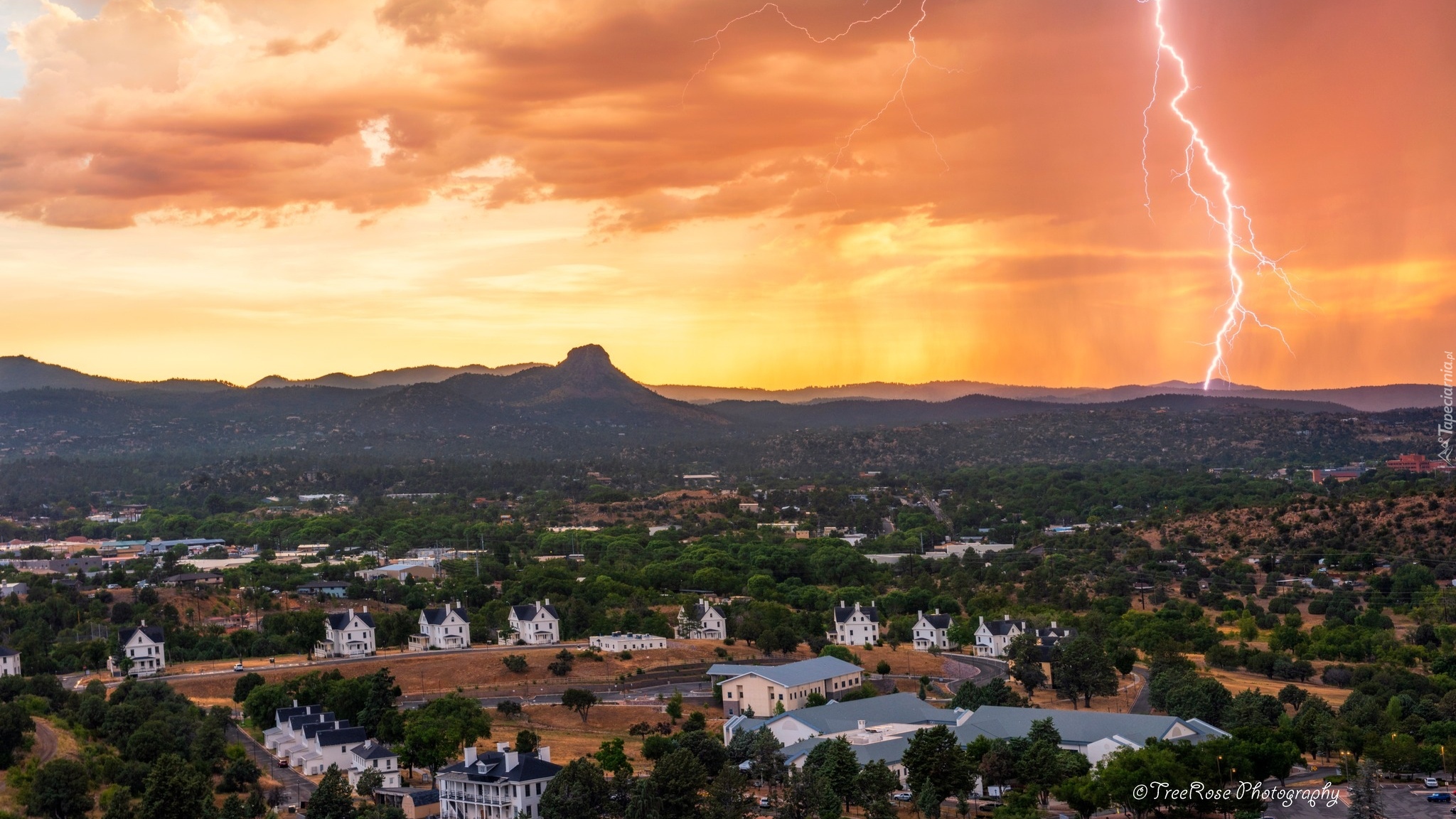 Stany Zjednoczone, Arizona, Prescott, Wzgórza, Domy, Piorun