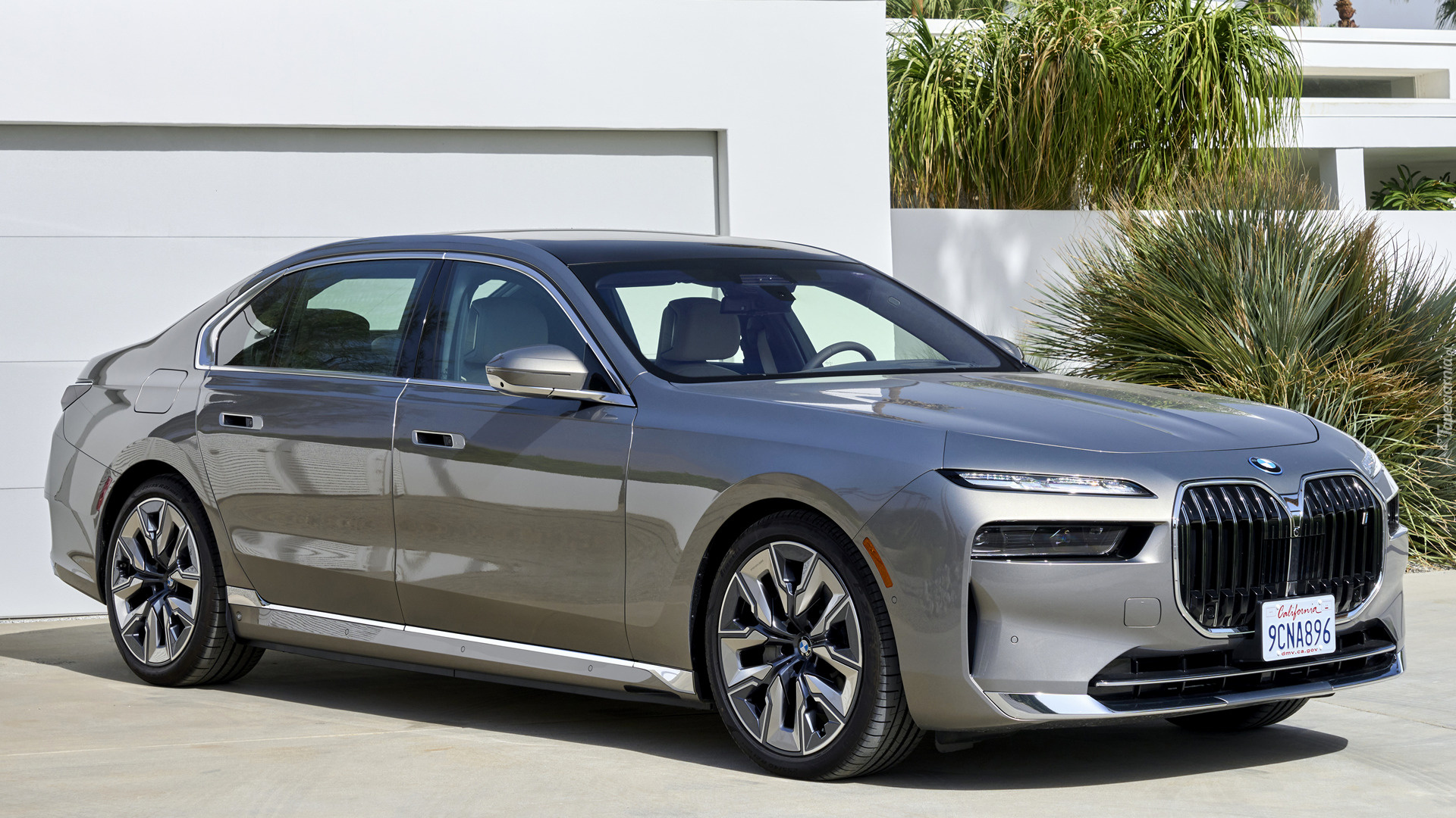 BMW i7