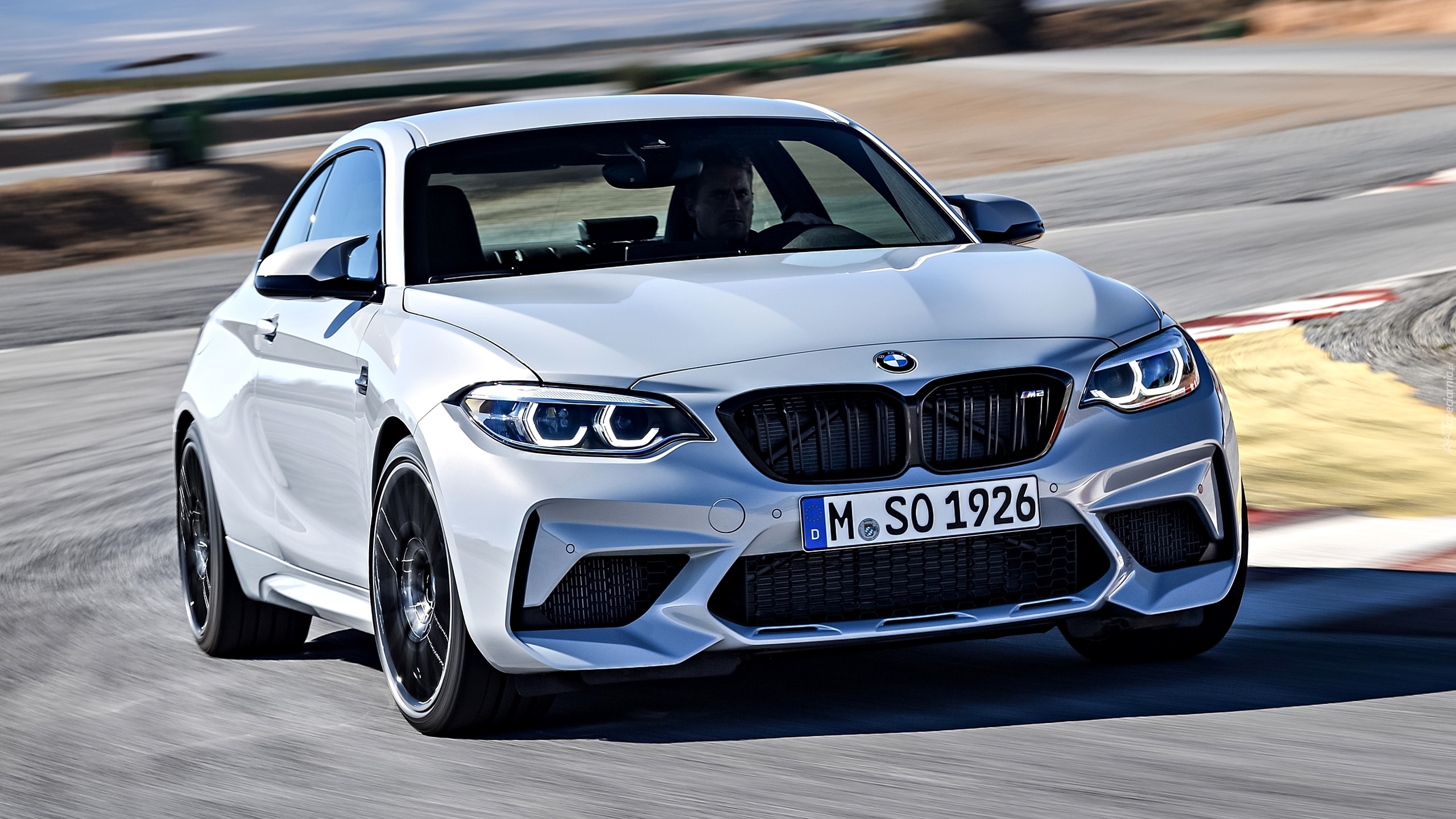 BMW M2 F22 Competition, Droga