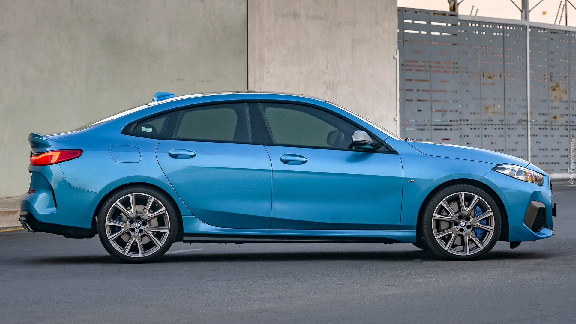 BMW M235i Gran Coupe, Seria 2, Bok