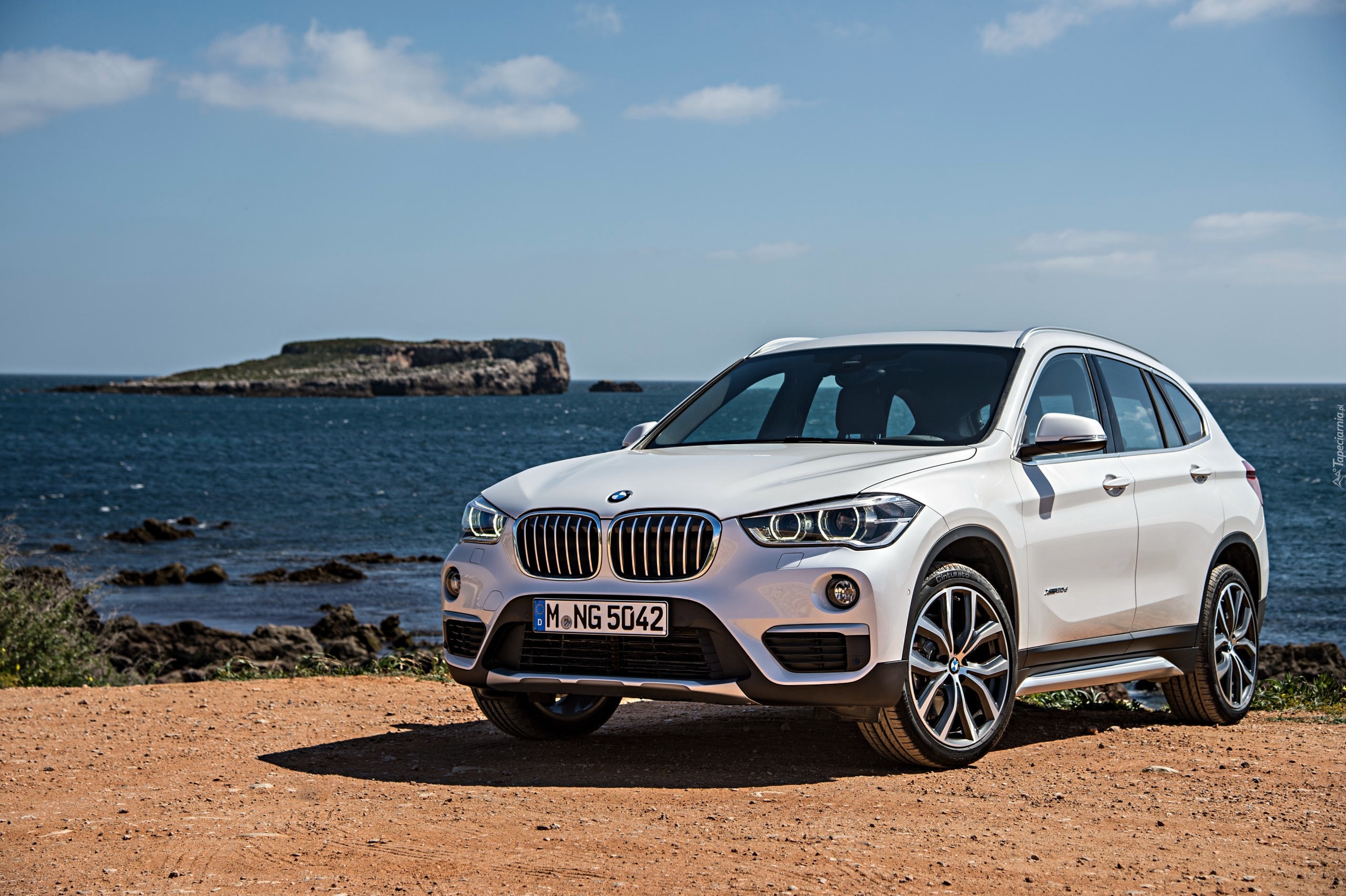 Białe, BMW X1 sDrive28i SUV, 2017