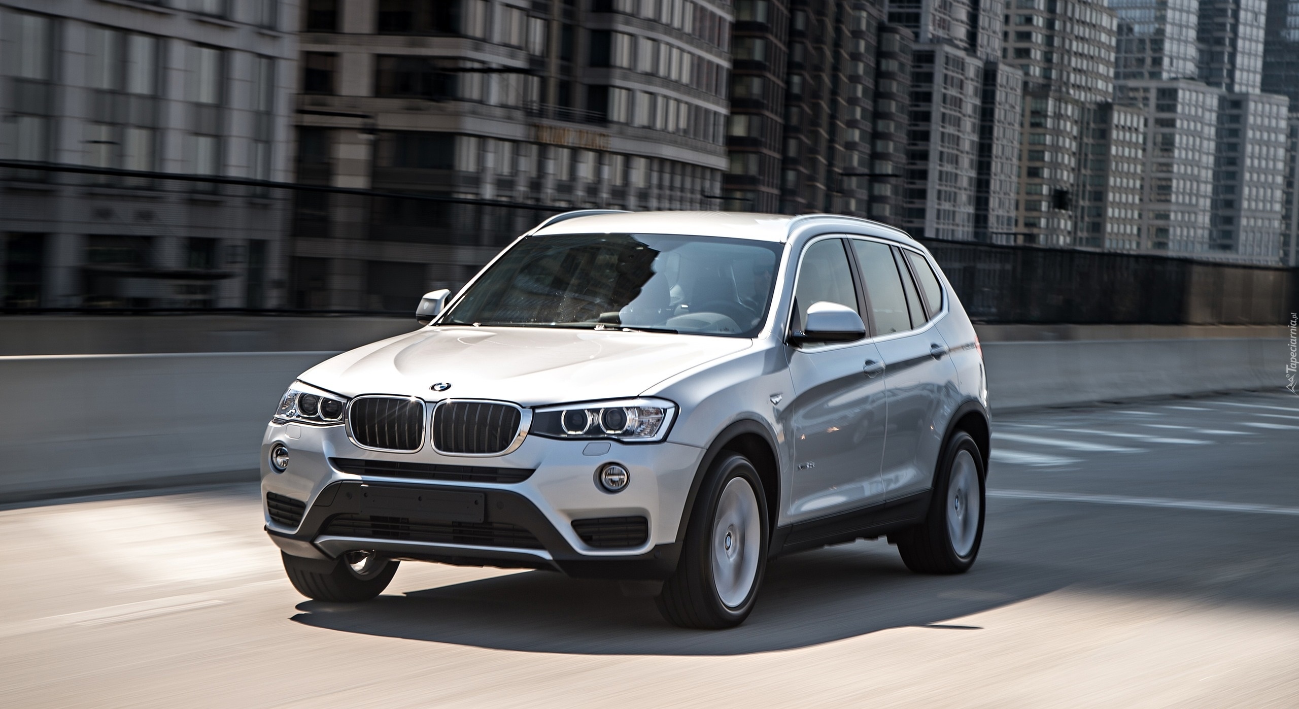 BMW X3 xDrive 20d M Sport, 2015, Budynki