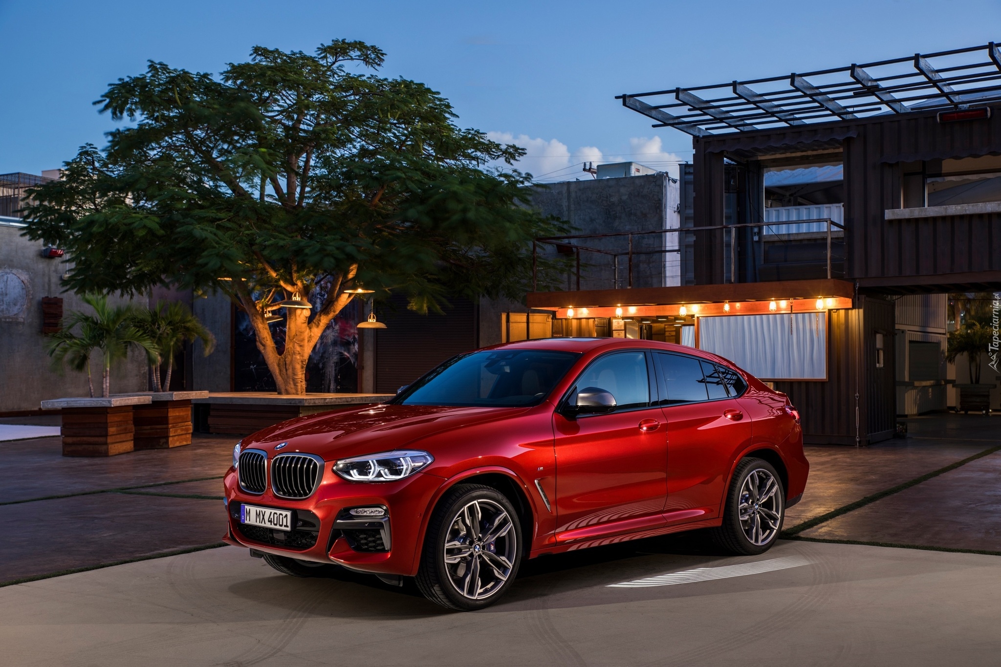 Czerwone, BMW X4 M40d