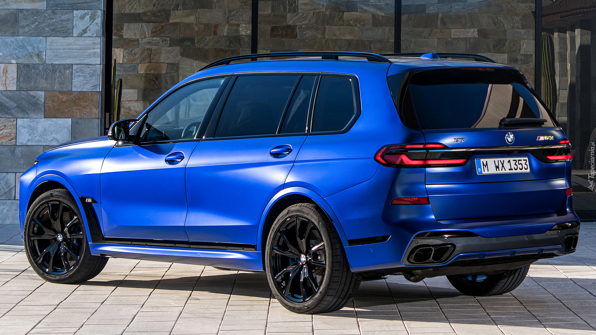 BMW X7 M60i, Bok