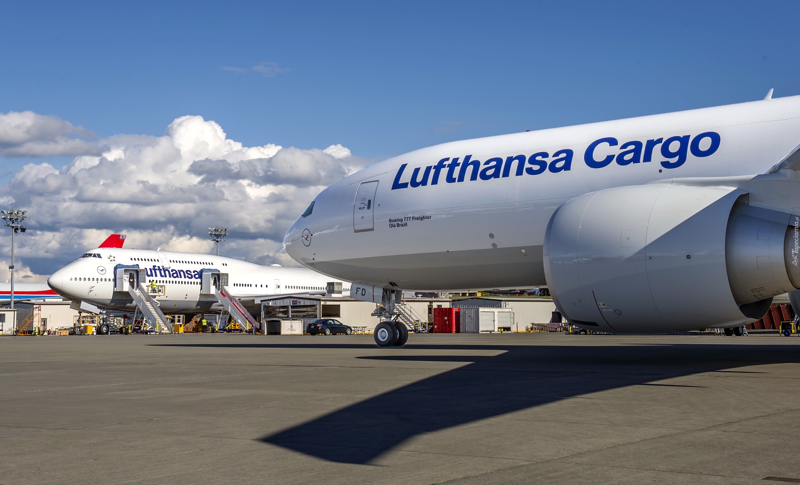 Samoloty, Boeing 777 Freighter, Lotnisko