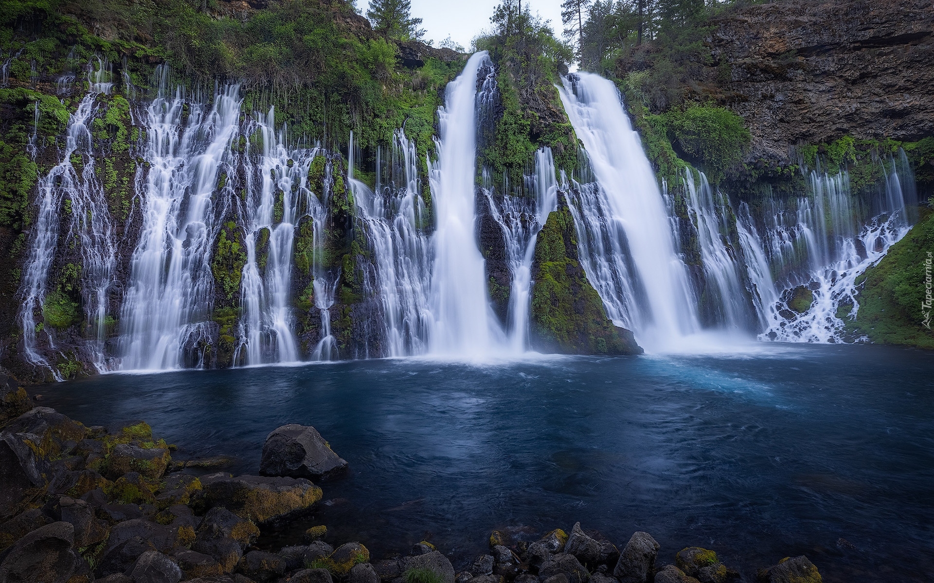 Wodospad, Burney Falls, Skały, Kalifornia, Stany Zjednoczone