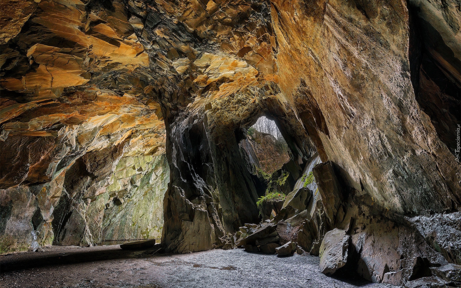 Skały, Grota, Jaskinia Katedralna, Cathedral Cave, Park Narodowy Lake District, Kumbria, Anglia