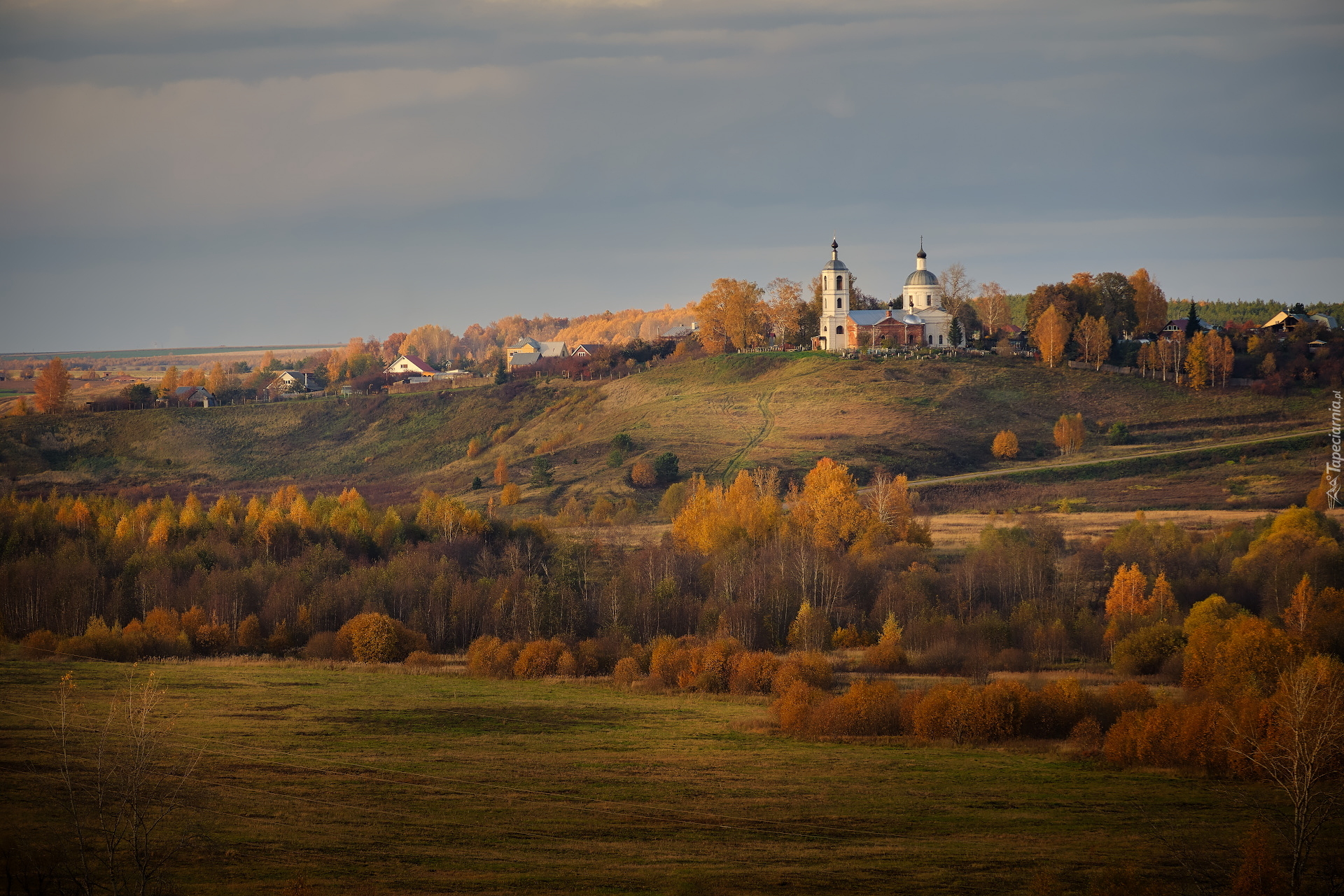 Jesień, Wzgórze, Drzewa, Domy, Cerkiew
