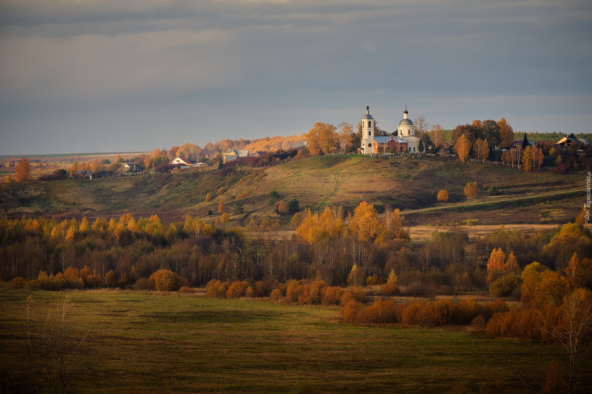 Jesień, Wzgórze, Drzewa, Domy, Cerkiew