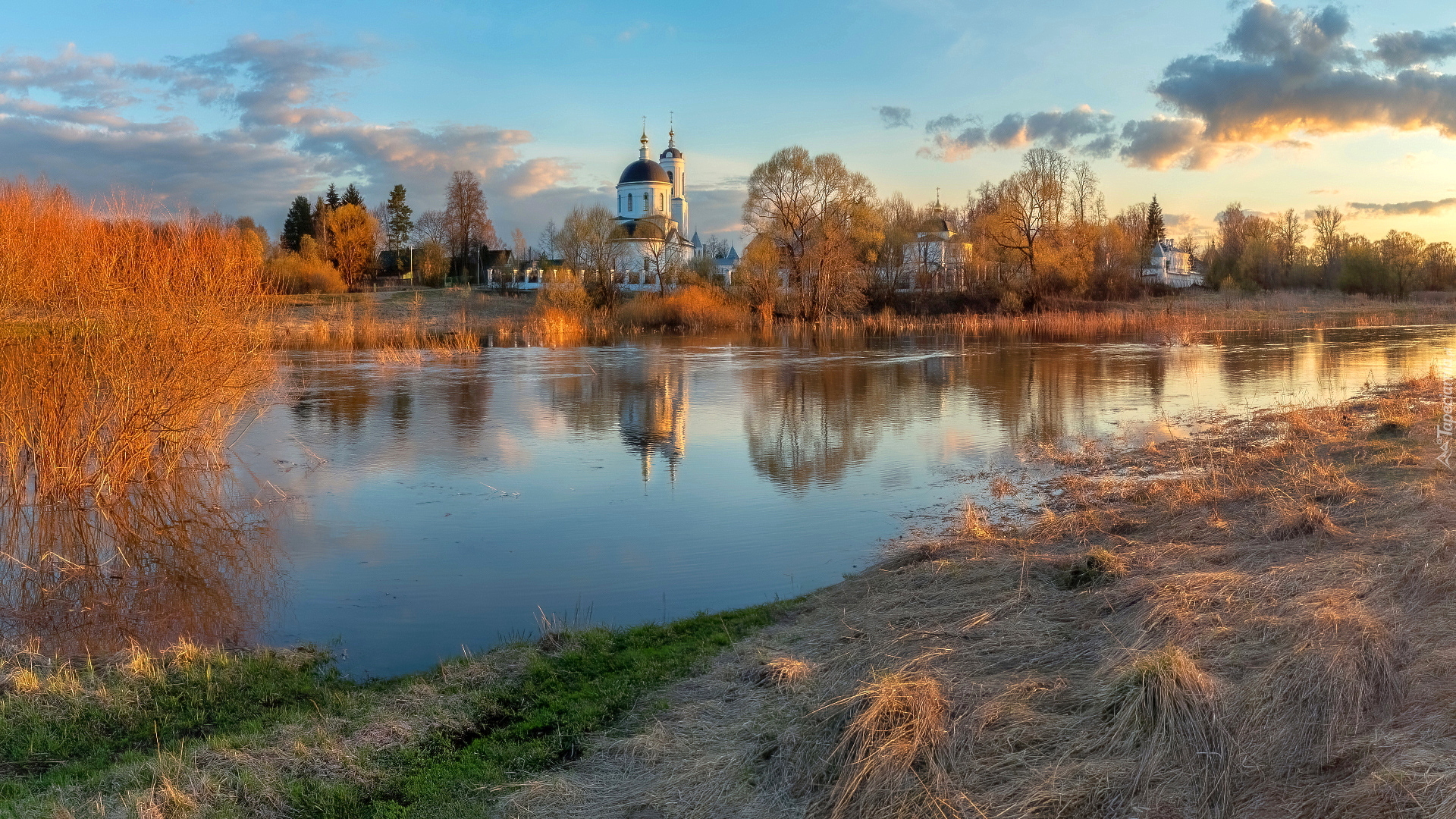 Jezioro, Drzewa, Cerkiew, Wschód słońca, Jesień