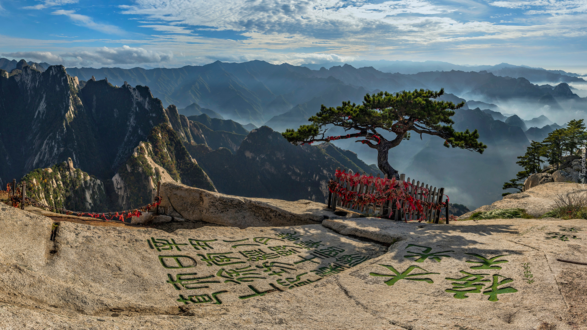 Chiny, Prowincja Shaanxi, Huayin, Góry, Mount Hua, Znaki, Sosna, Drzewa, Skały