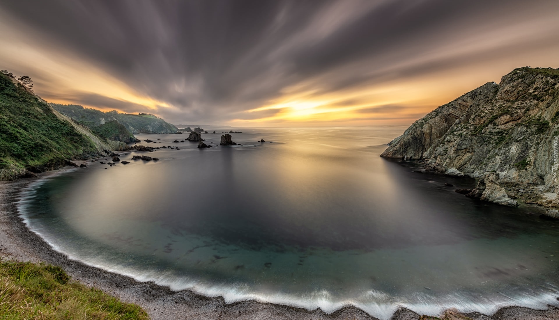 Morze, Zatoka, Zachód słońca, Skały, Wybrzeże, Plaża, Playa del Silencio, Asturia, Hiszpania