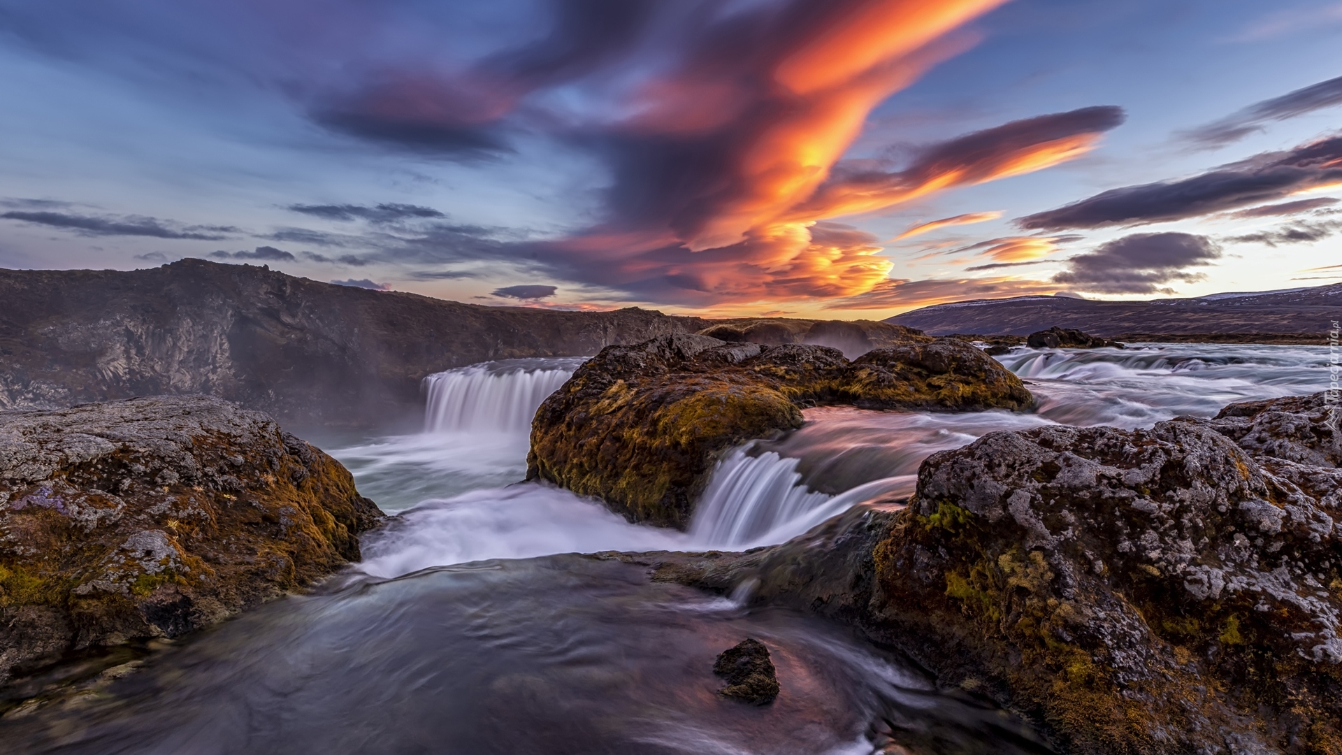 Rzeka, Wodospad Godafoss, Skały, Chmury, Islandia