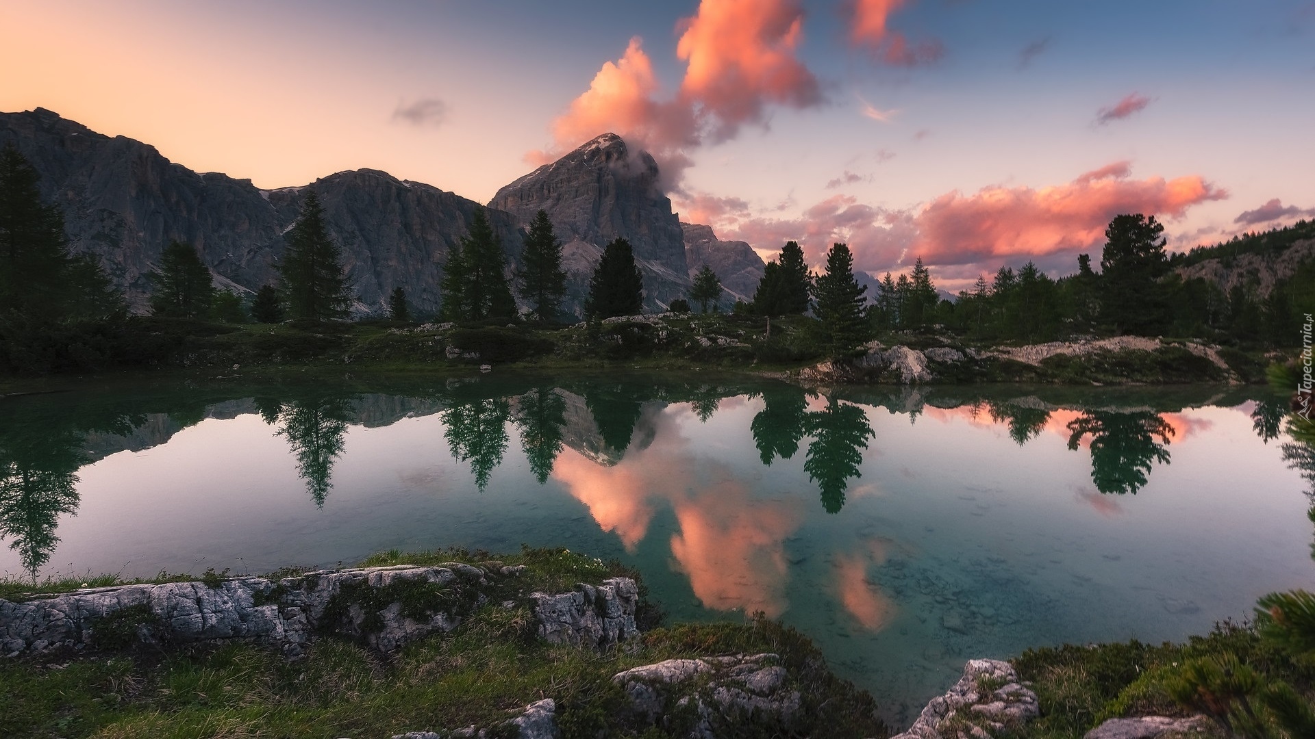 Góry, Dolomity, Jezioro, Lago di Limides, Drzewa, Skały, Odbicie, Prowincja, Belluno, Włochy