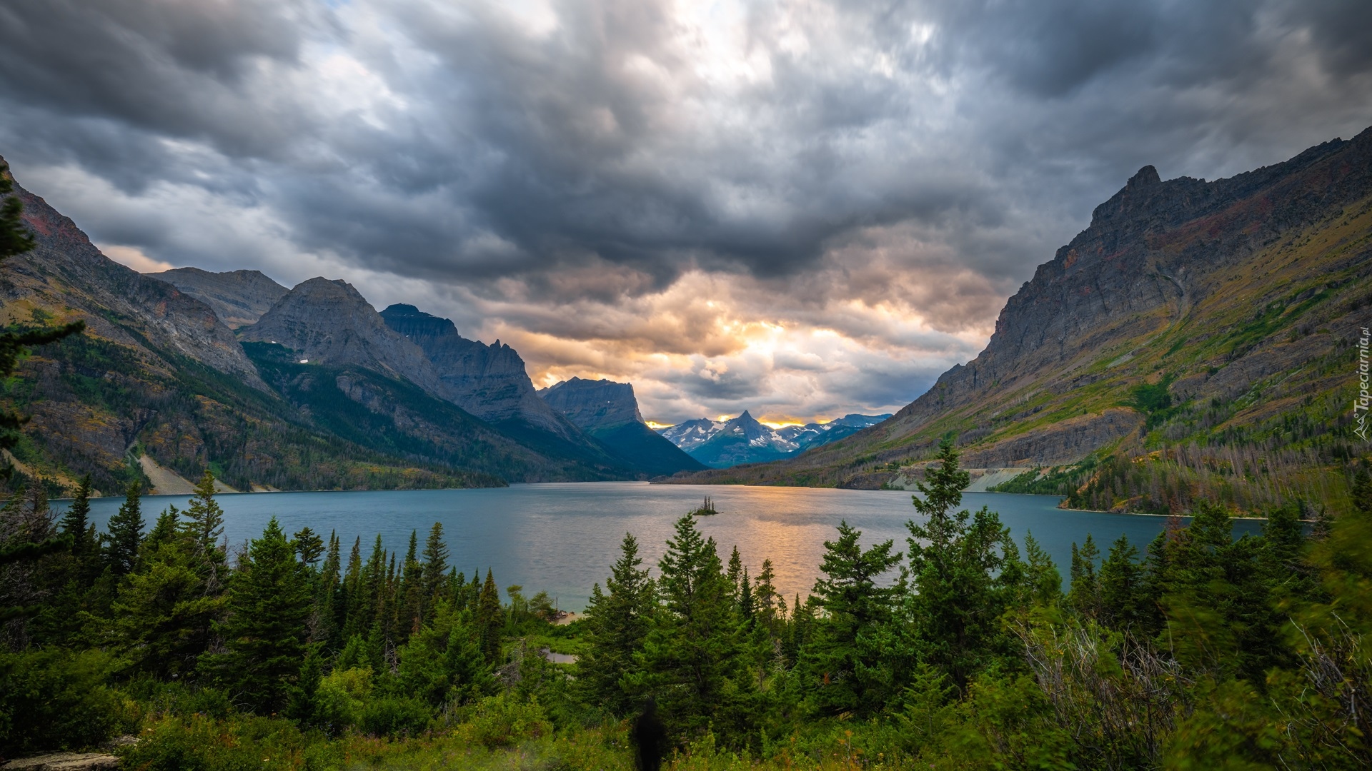 Stany Zjednoczone, Stan Montana, Park Narodowy Glacier, Jezioro, Saint Mary Lake, Góry, Drzewa, Chmury