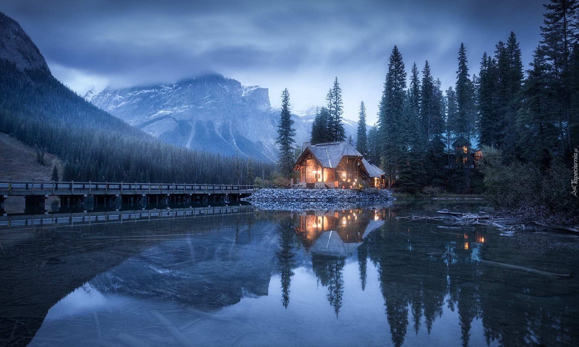 Park Narodowy Yoho, Jezioro, Emerald Lake, Dom, Odbicie, Most, Góry, Odbicie, Drzewa, Chmury, Kanada