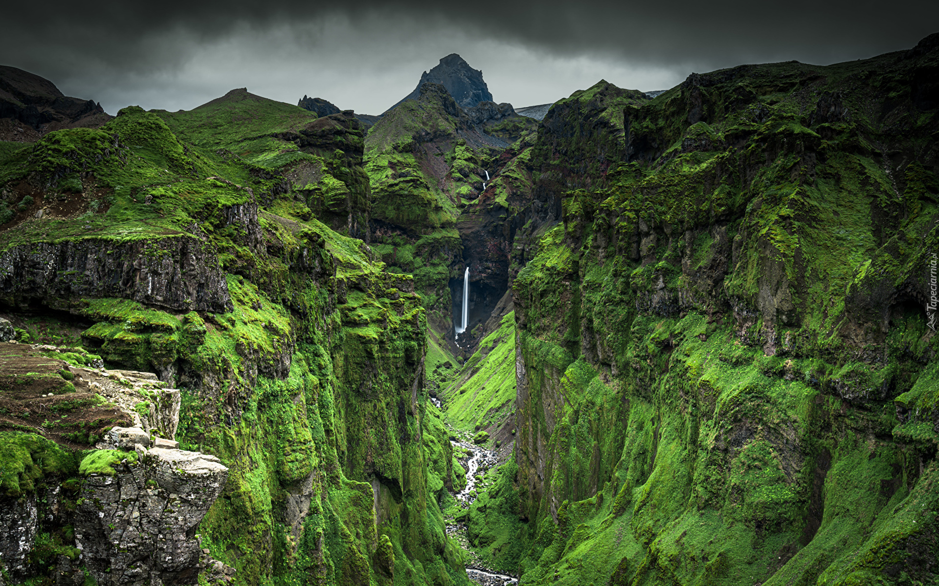 Islandia, Kanion Mulagljufur, Skały, Wodospad