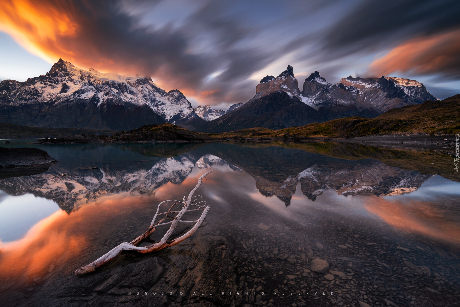 Góry, Cordillera del Paine, Jezioro, Ciemne, Chmury, Park Narodowy Torres del Paine, Patagonia, Chile