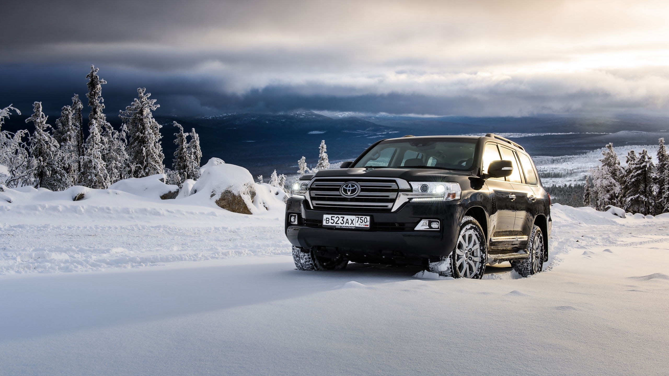 Czarna, Toyota Land Cruiser, 2016, Zima