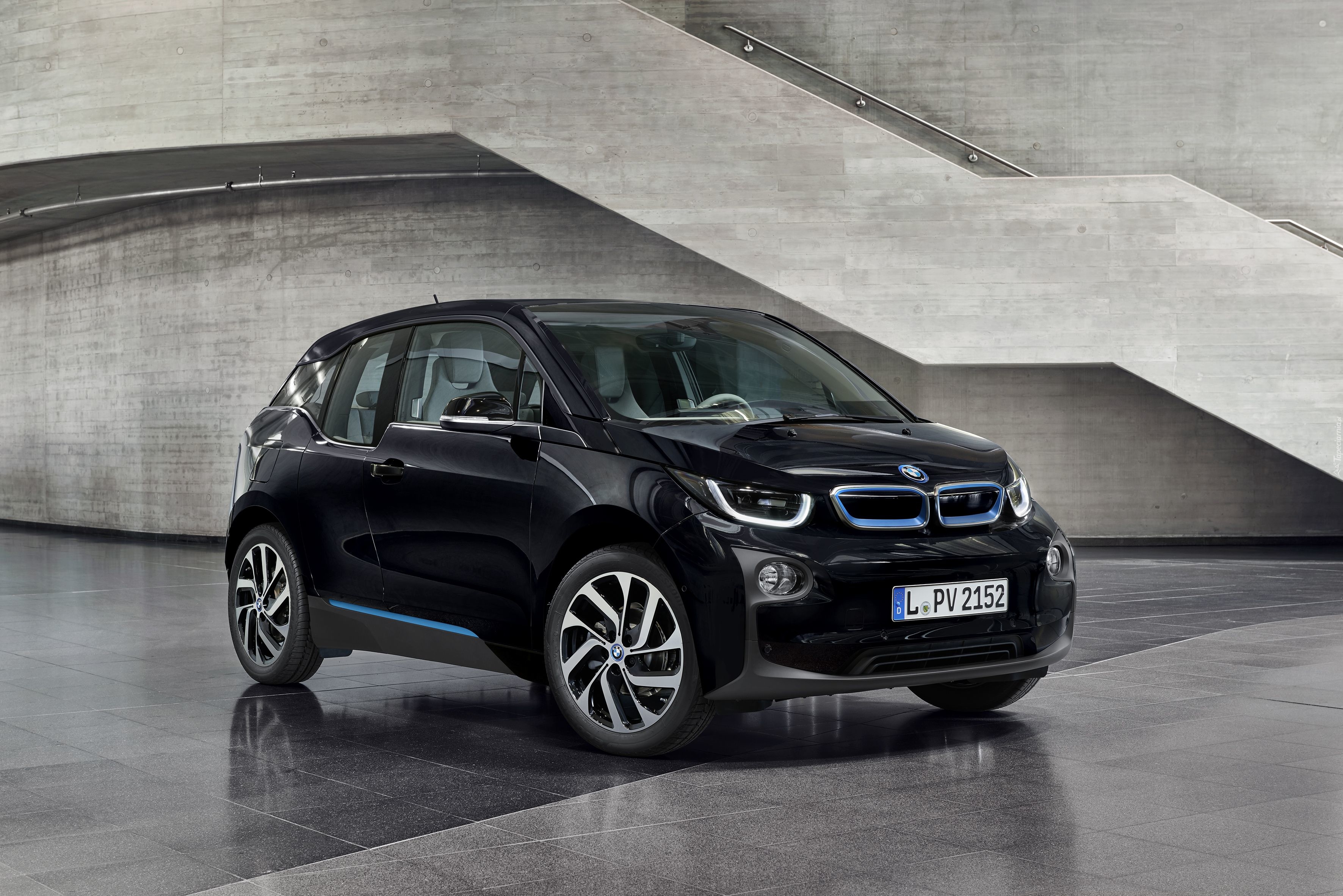 Czarne, BMW i3