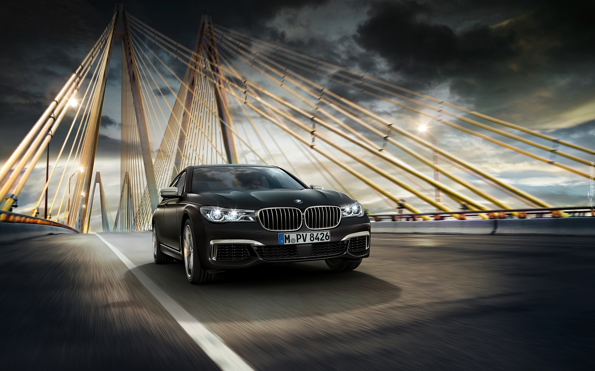 BMW M760Li xDrive, Most