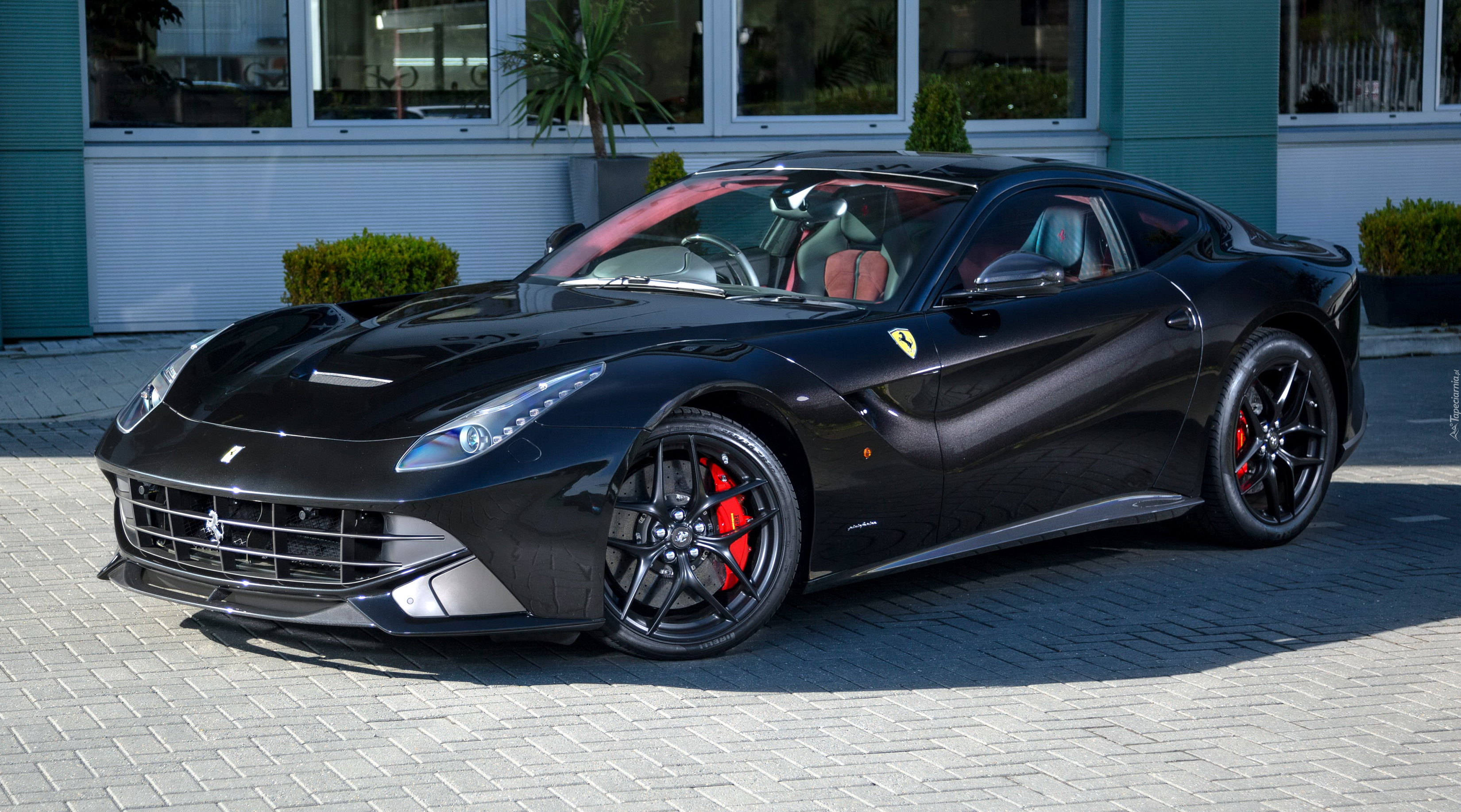 Czarne, Ferrari F12berlinetta Pininfarina