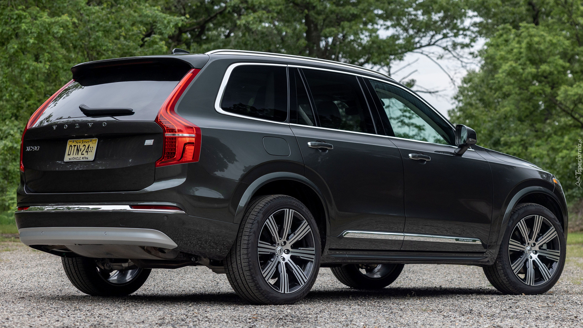 Czarne, Volvo XC90 Recharge