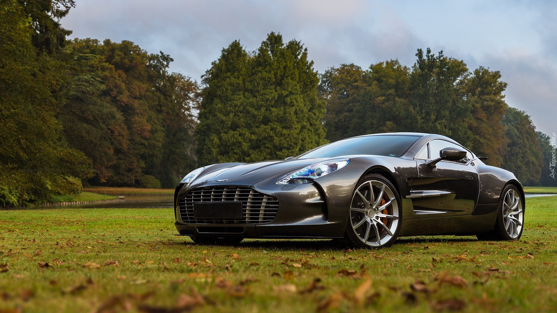 Czarny, Aston Martin One-77, 2009-2012