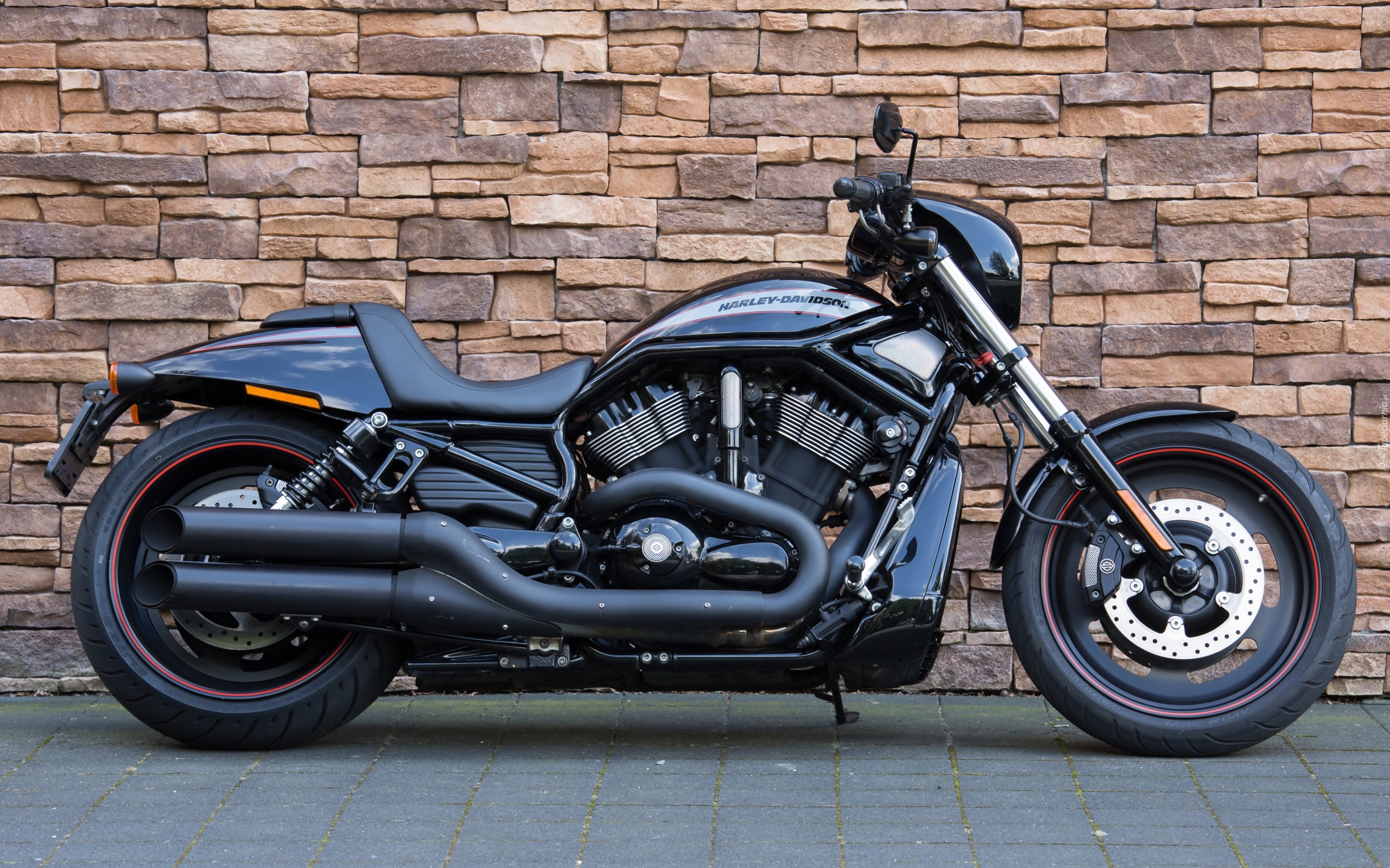 Czarny, Harley-Davidson VRSC