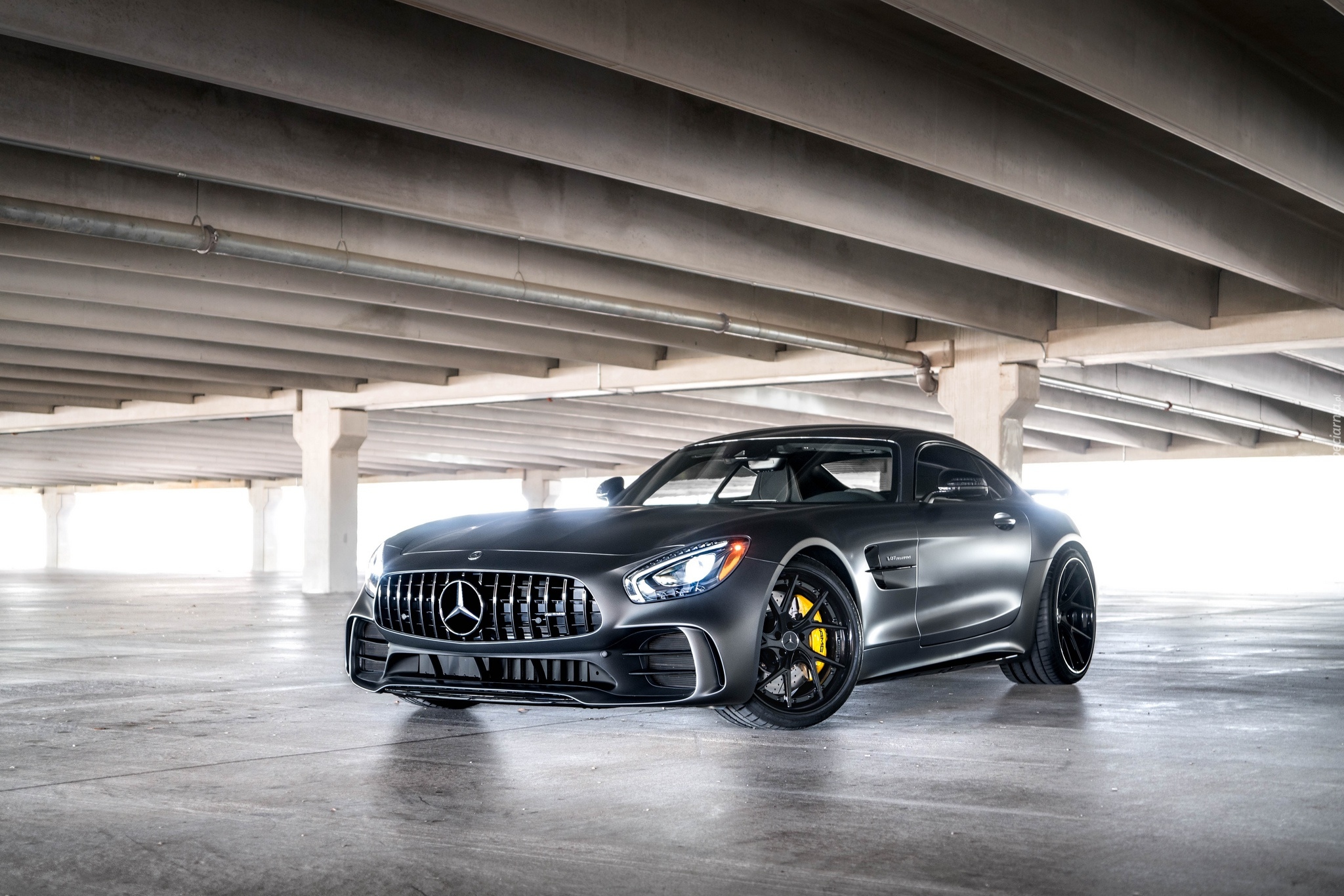 Czarny, Mercedes AMG GTR